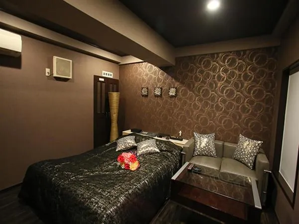 Bed in Nuda by H-Seven (Adult Only)