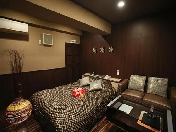 Bed in Nuda by H-Seven (Adult Only)