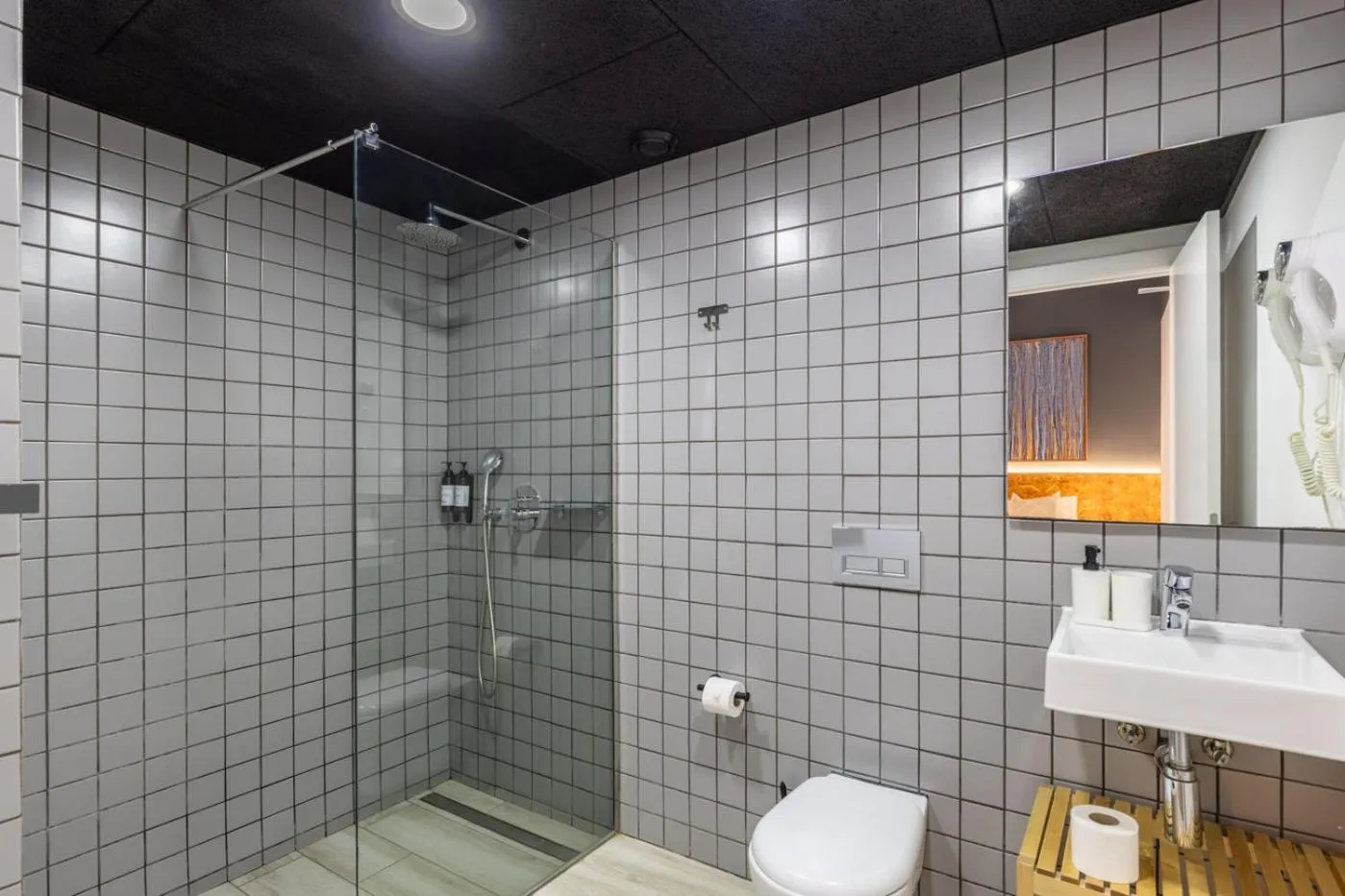 Shower in Brick Palma - Turismo de Interior