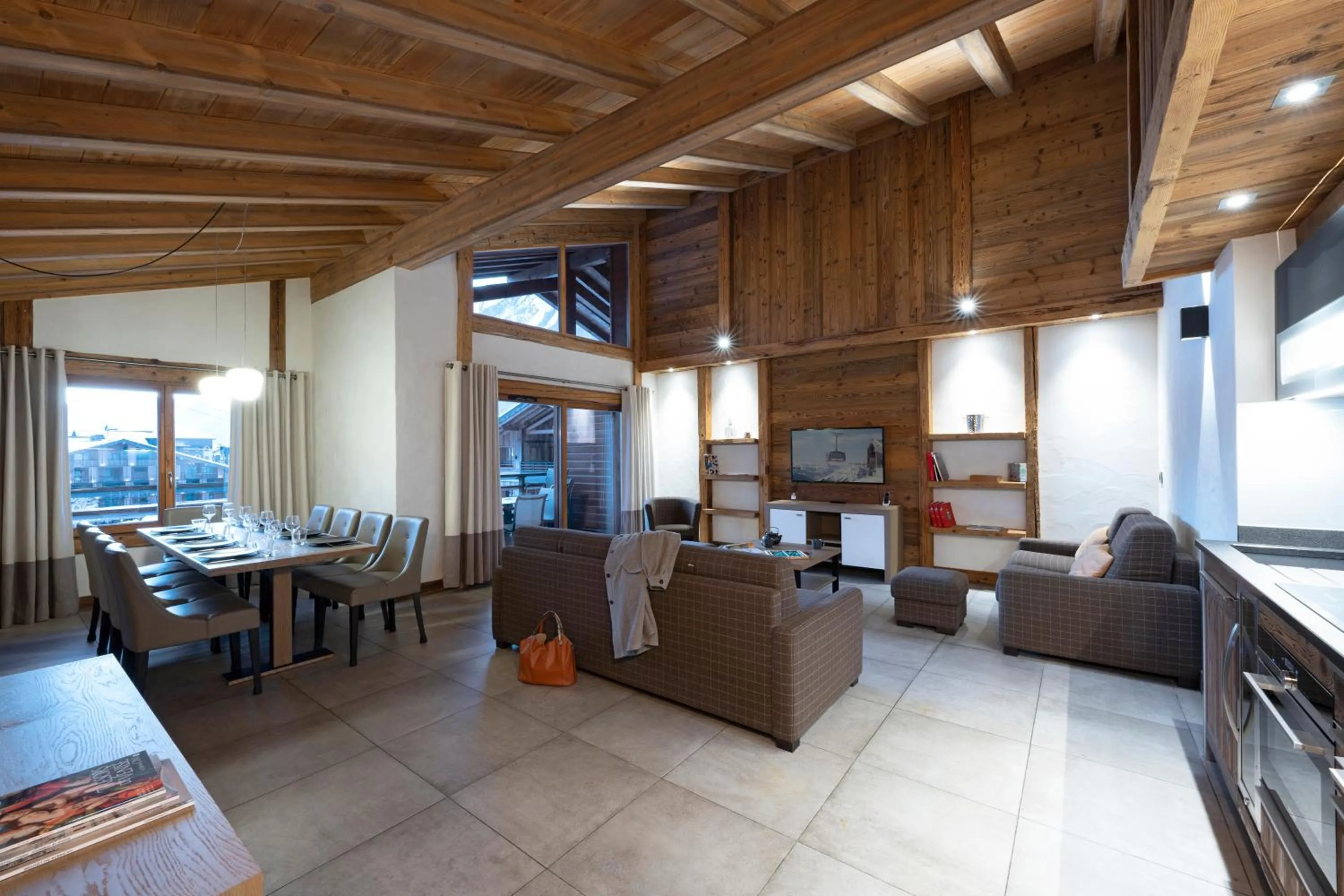 dishwasher in MGM Hôtels & Résidences - Résidence Le Cristal de Jade