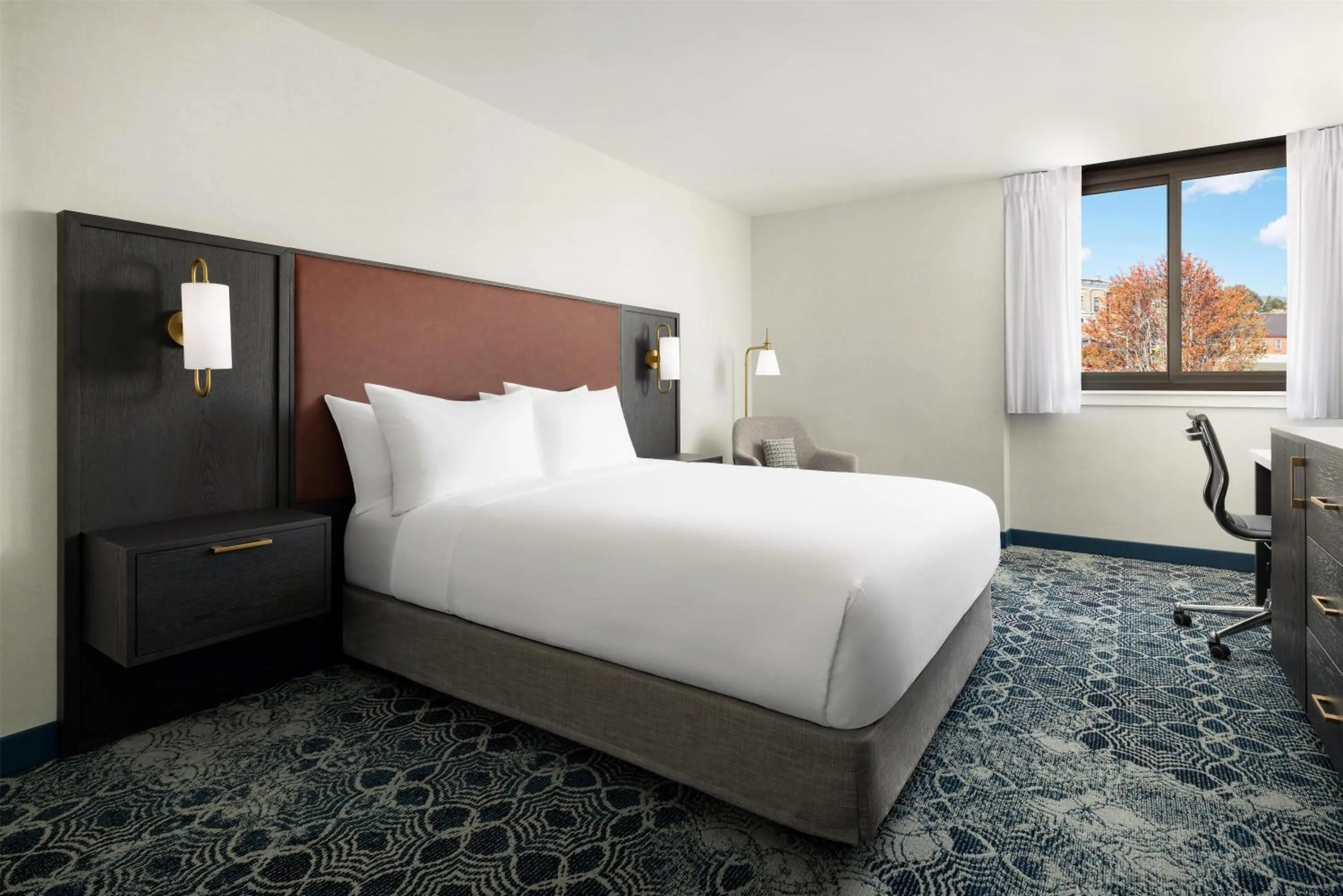 Bed in Doubletree By Hilton Concord Downtown