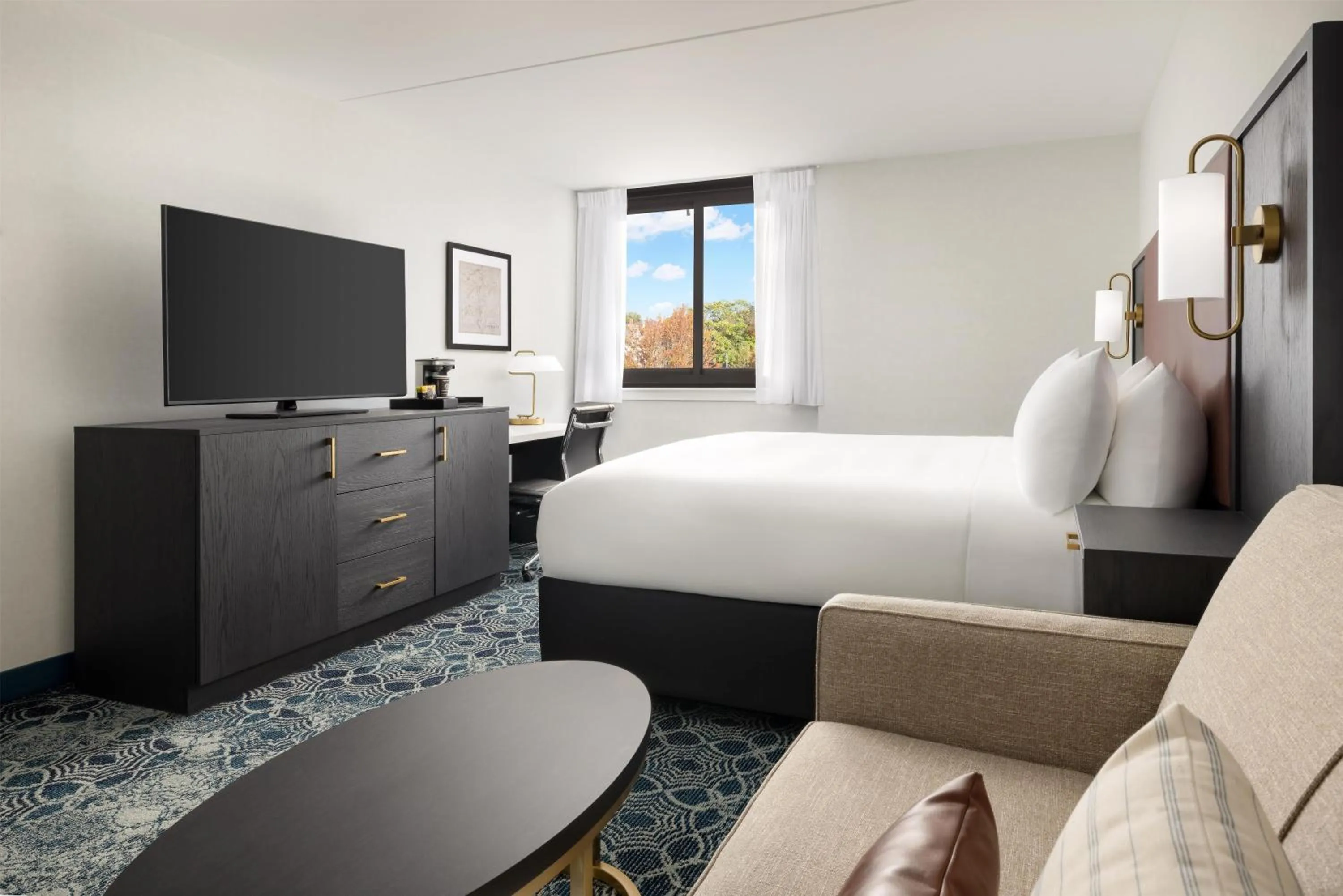 Bed in Doubletree By Hilton Concord Downtown