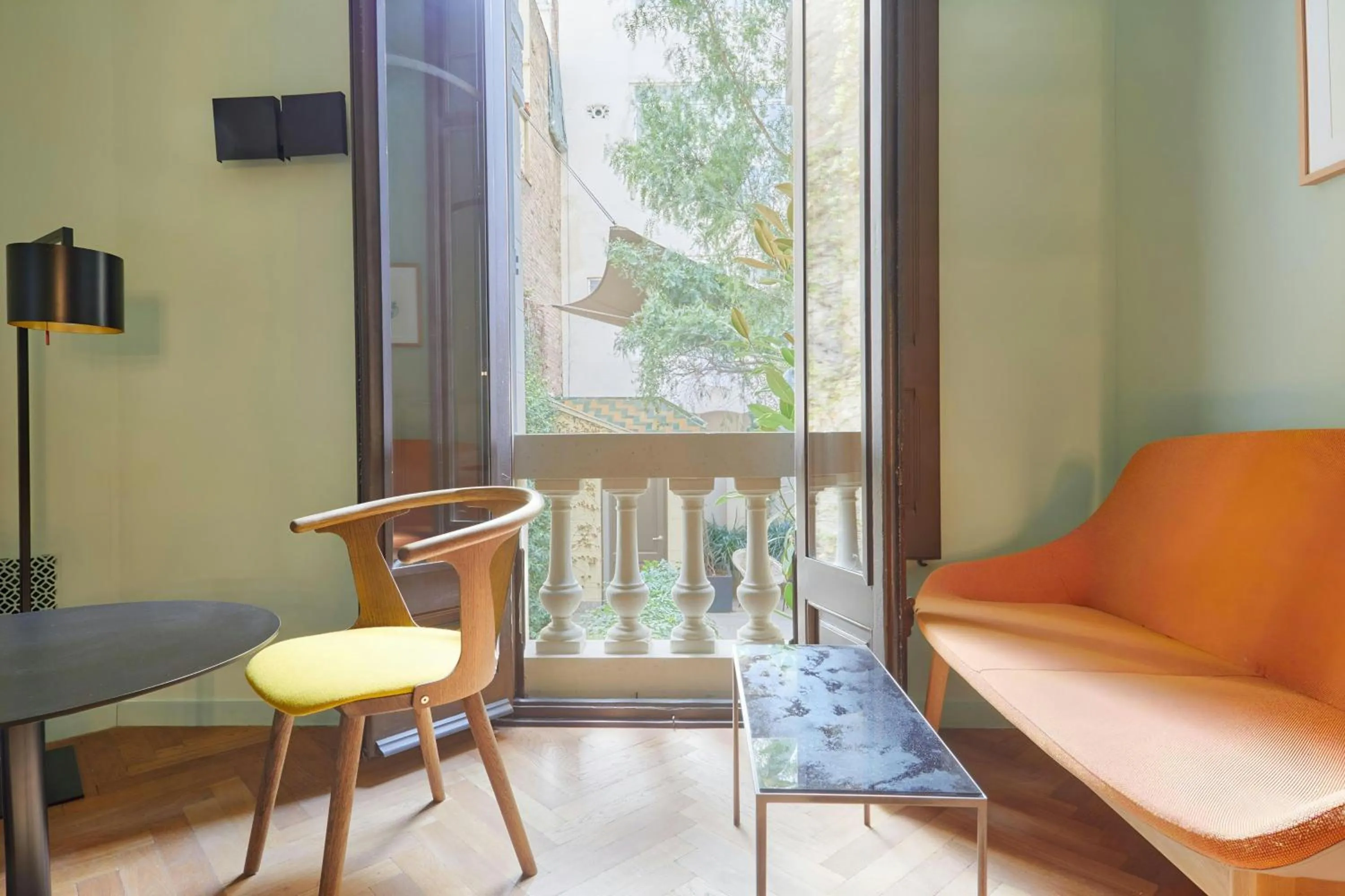 Living room in Le Palacete Hotel Gracia District, Sonder by Marriott Bonvoy