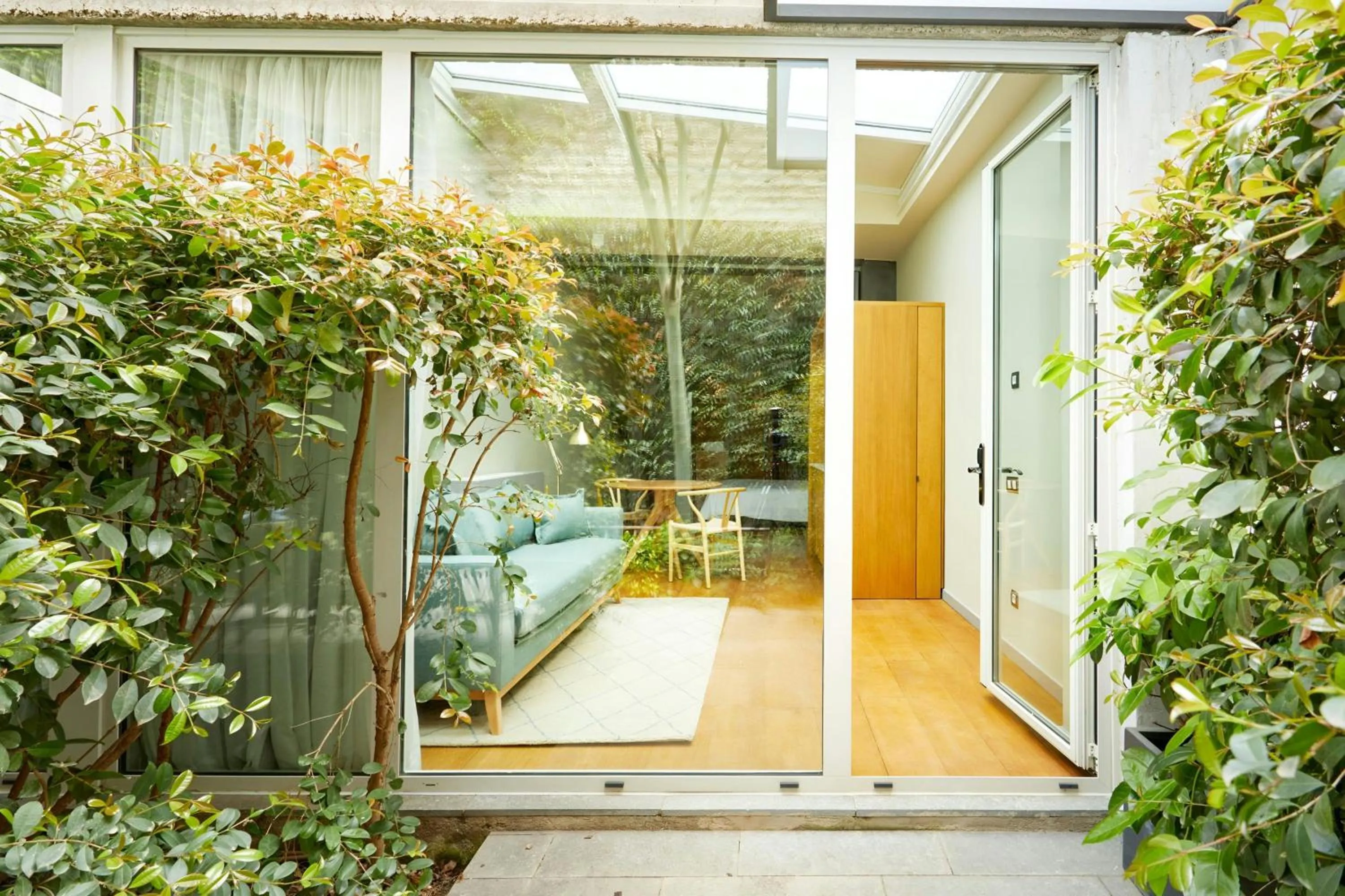 Photo of the whole room in Le Palacete Hotel Gracia District, Sonder by Marriott Bonvoy