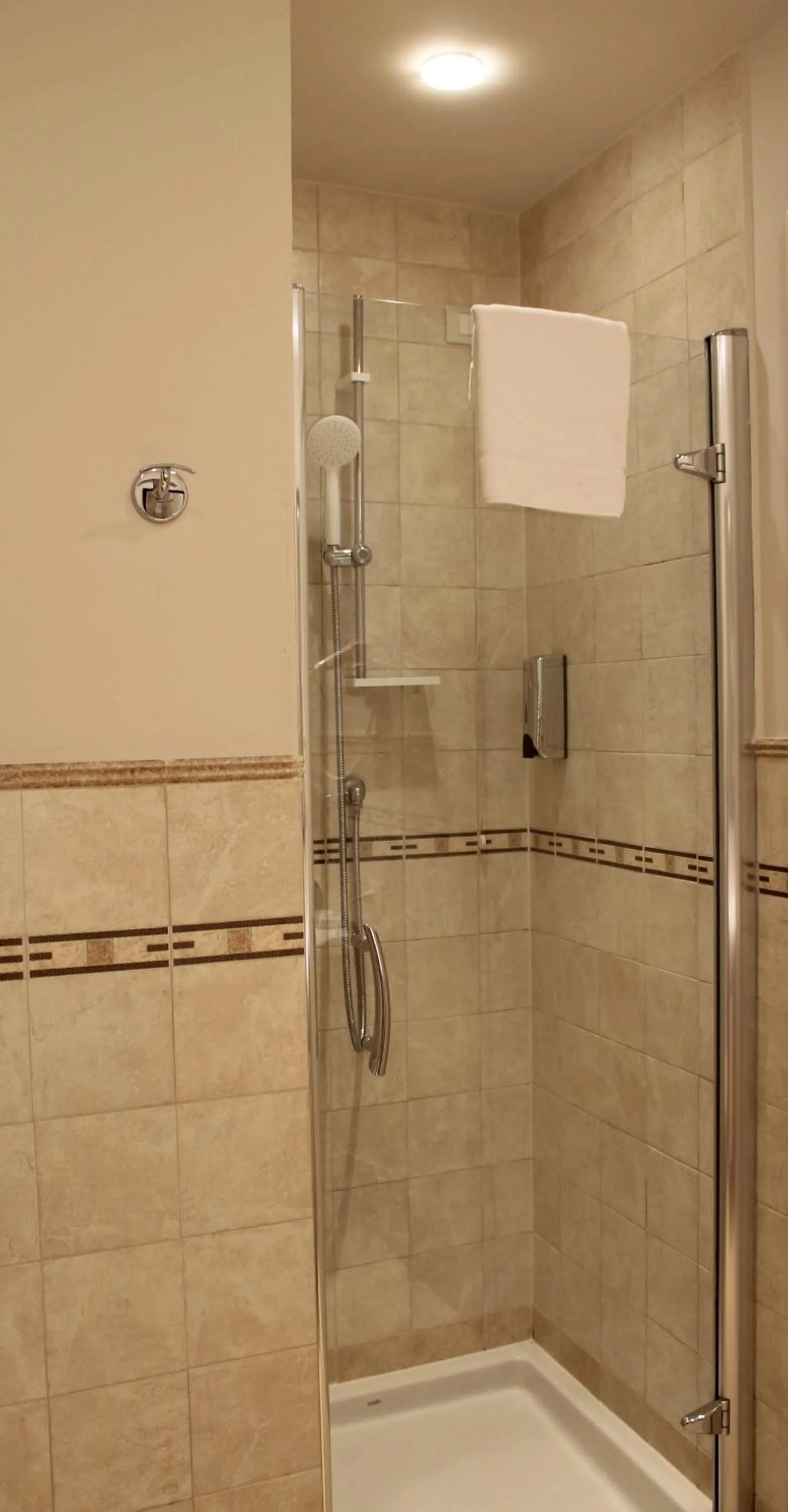 Shower in Hotel Capovilla