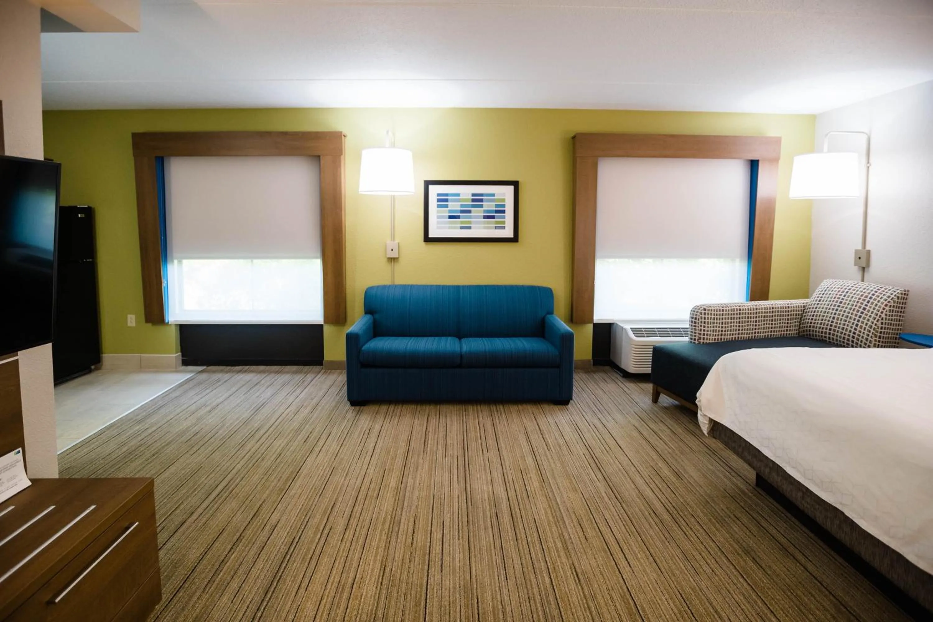 Bedroom, Bed in Holiday Inn Express & Suites Knoxville-Farragut by IHG