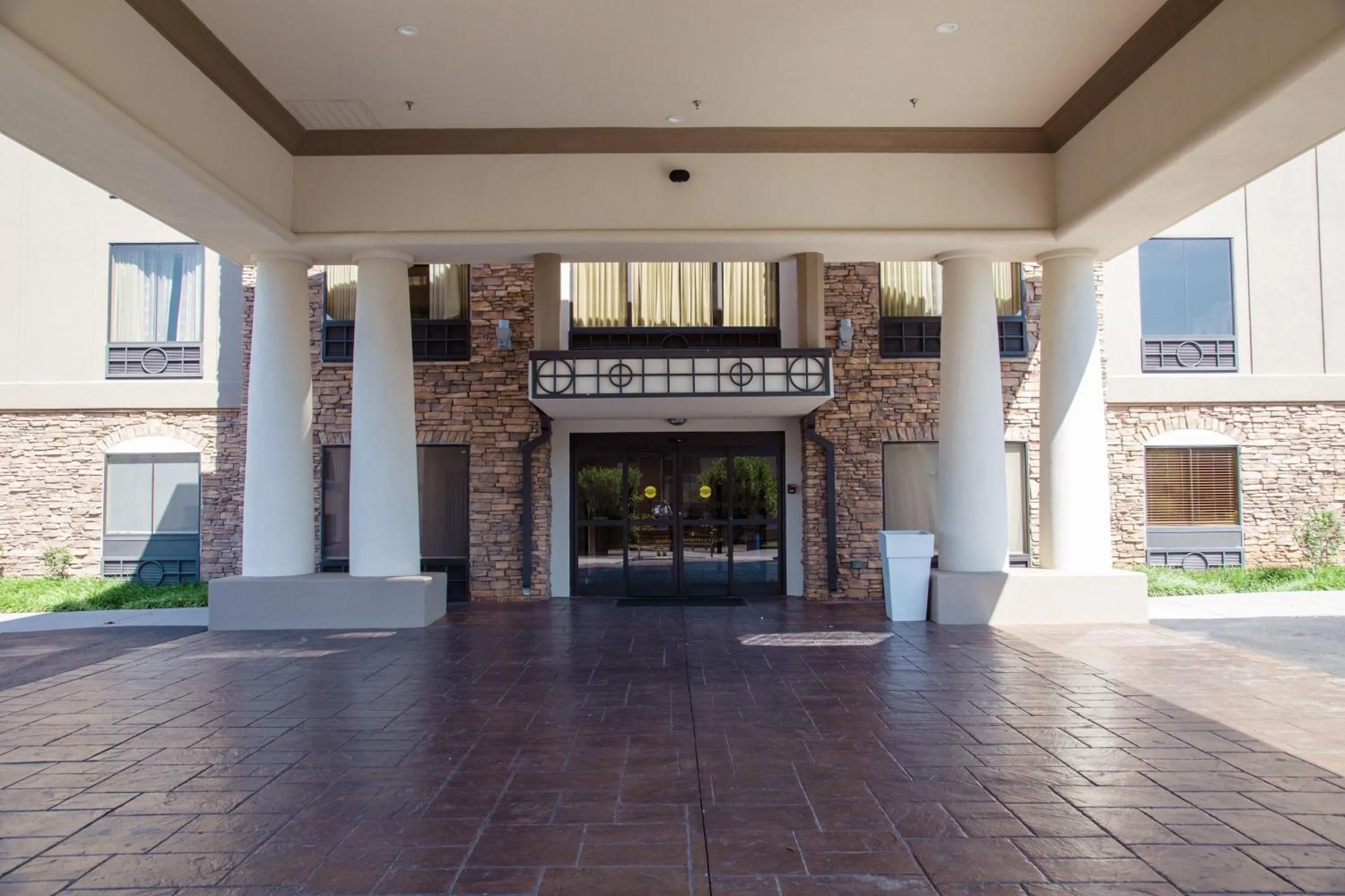 Property building in Holiday Inn Express & Suites Knoxville-Farragut by IHG