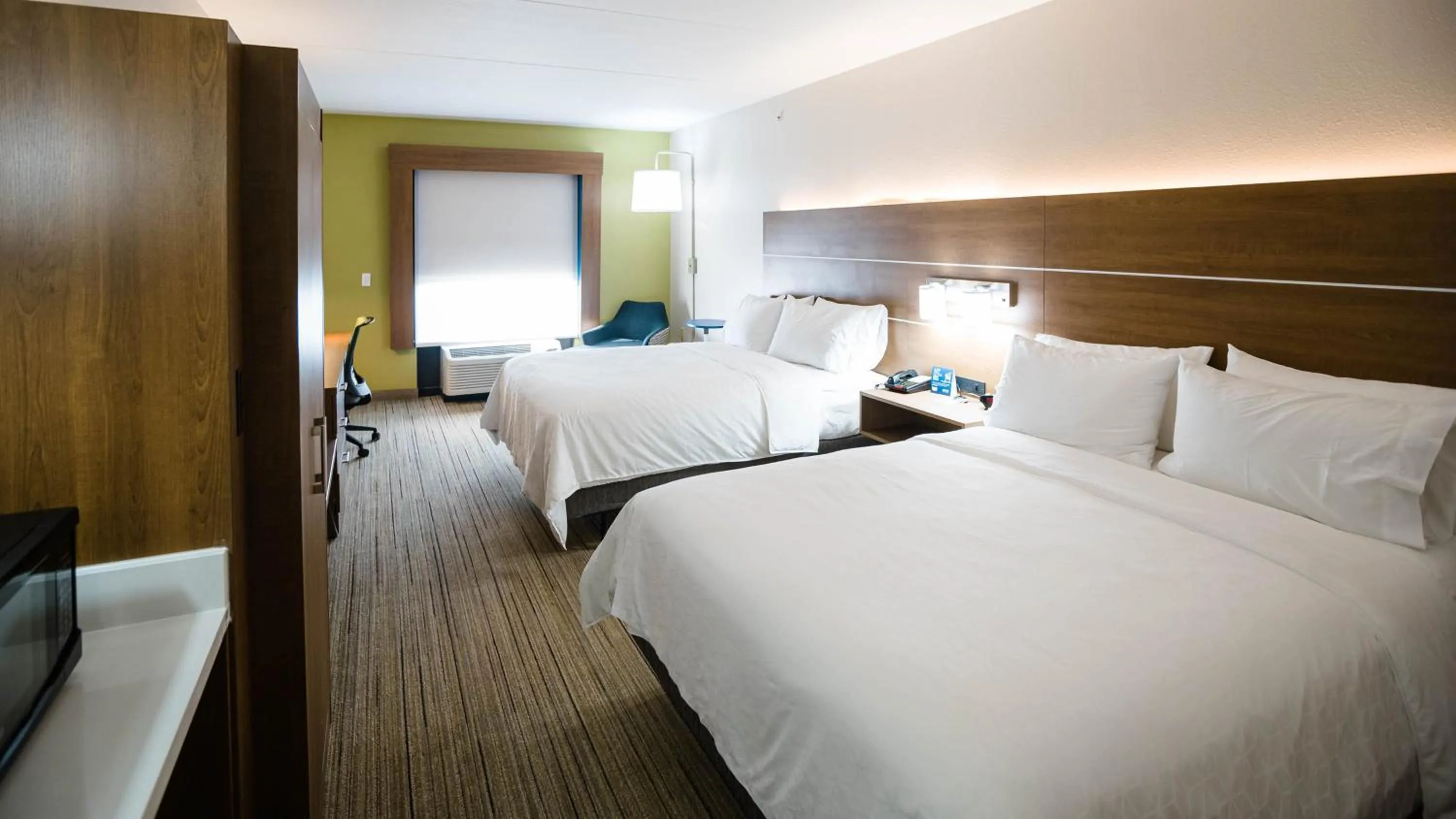 Photo of the whole room, Bed in Holiday Inn Express & Suites Knoxville-Farragut by IHG