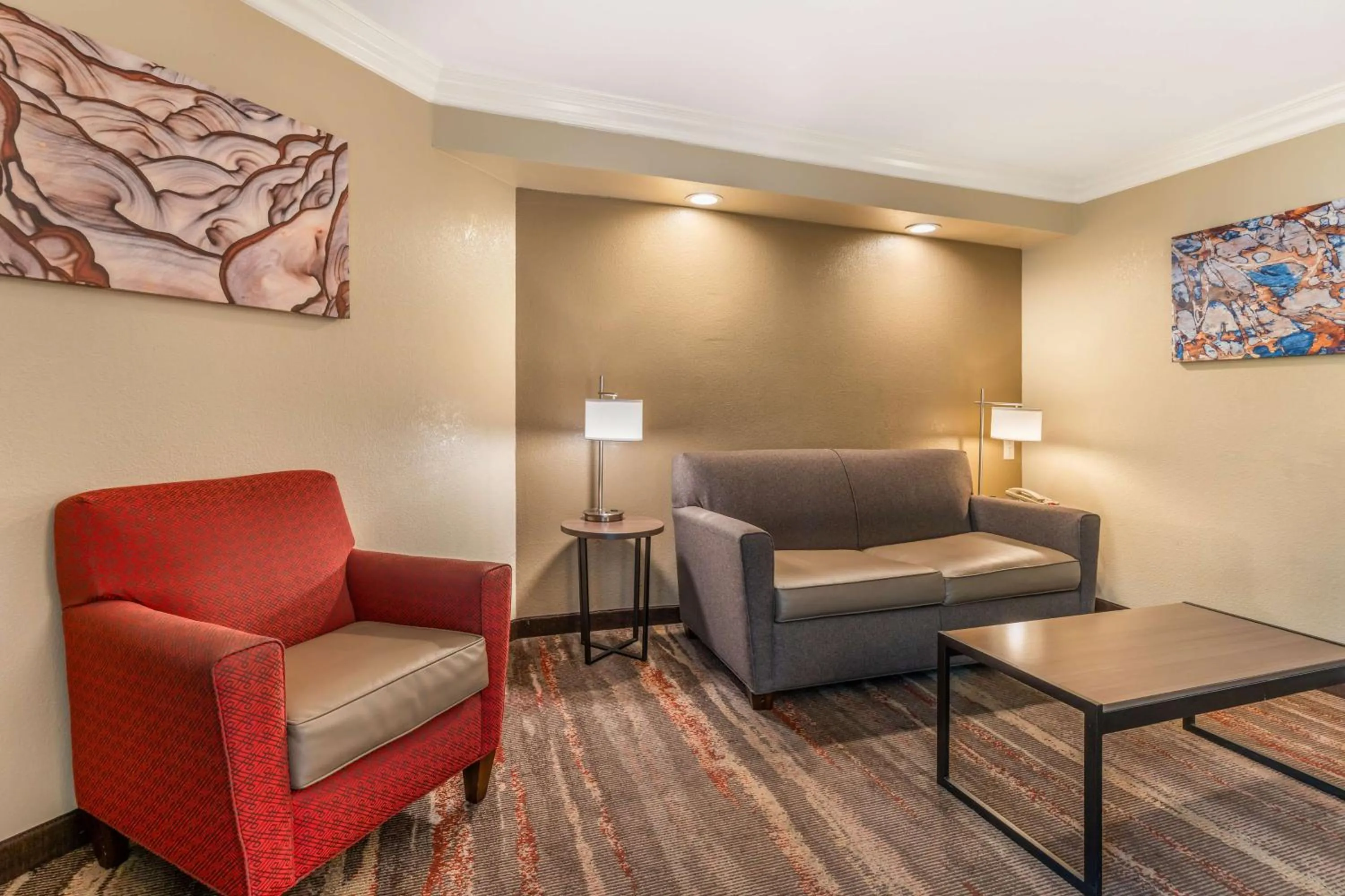 Bedroom in Best Western Plus Wine Country Inn & Suites