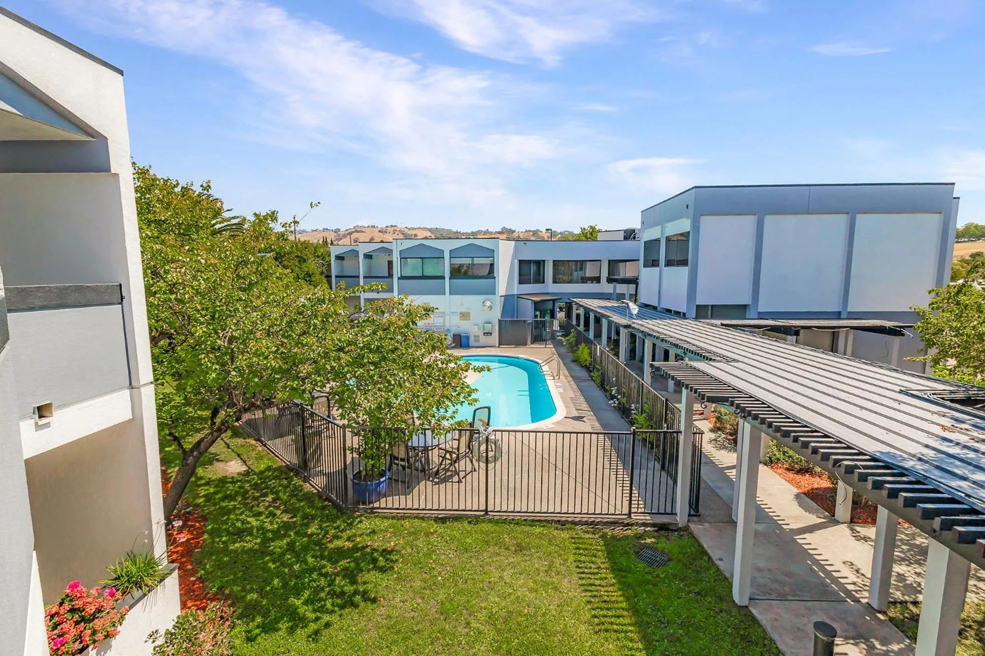 Pool view in Best Western Plus Wine Country Inn & Suites
