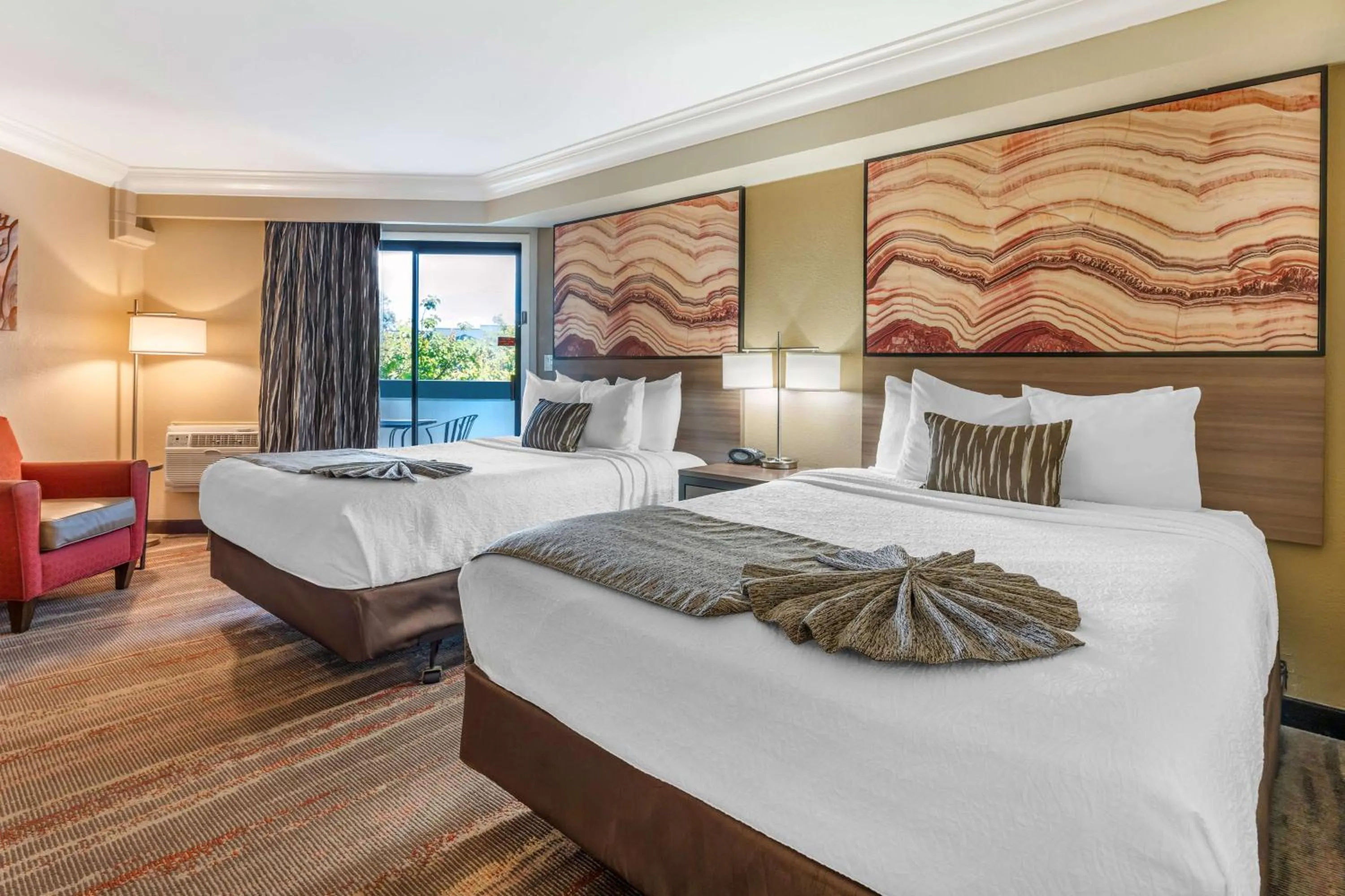 Bedroom, Bed in Best Western Plus Wine Country Inn & Suites