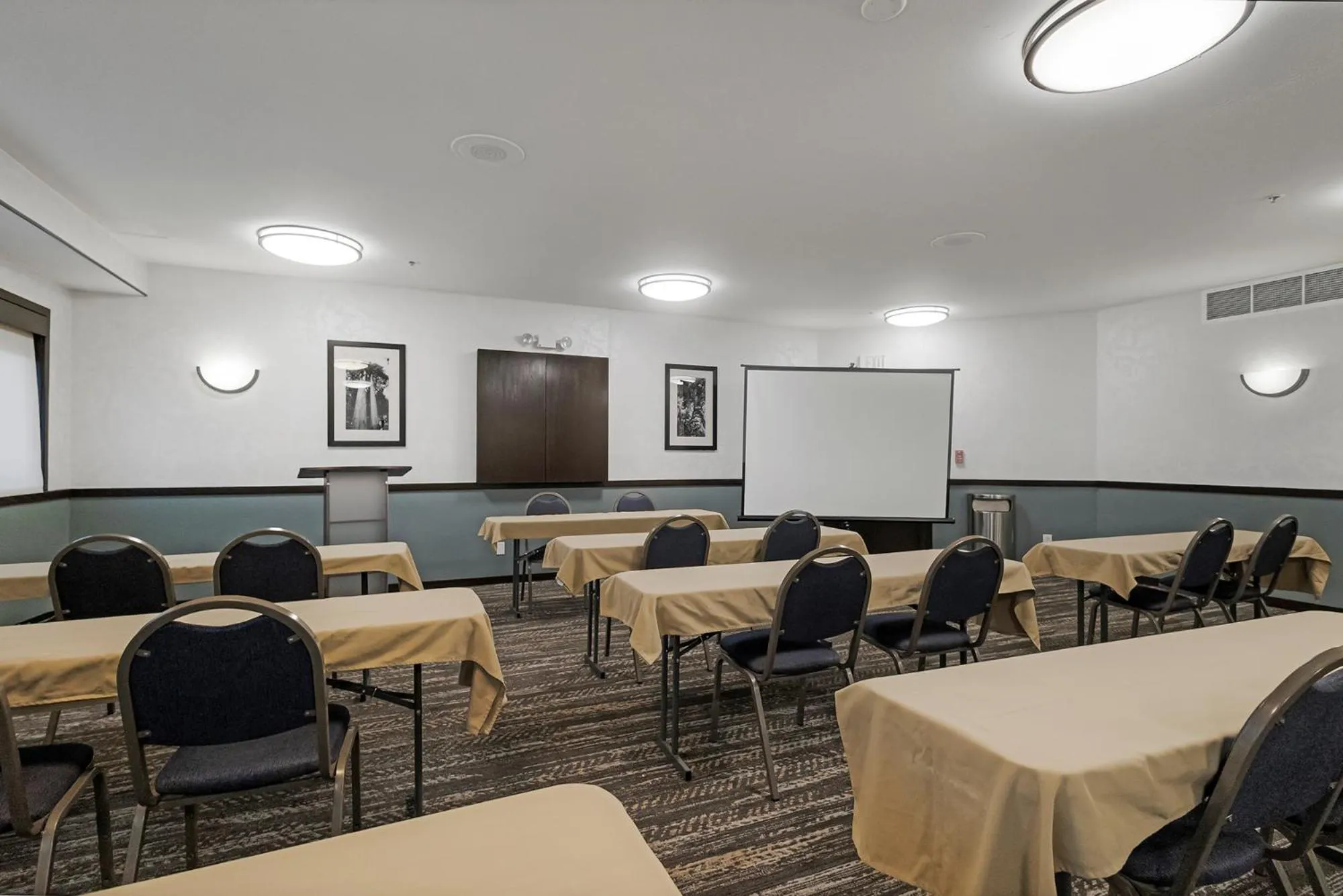 Meeting/conference room in Best Western Plus Wine Country Inn & Suites