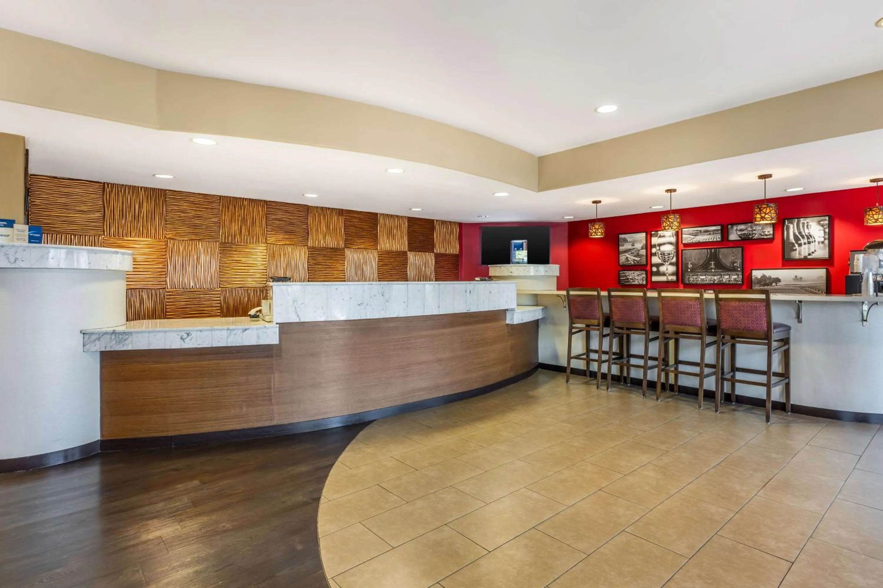 Lobby or reception in Best Western Plus Wine Country Inn & Suites