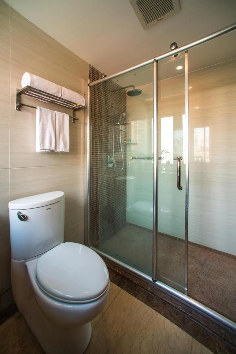 Toilet in Guangzhou Jin Wan Li Business Hotel