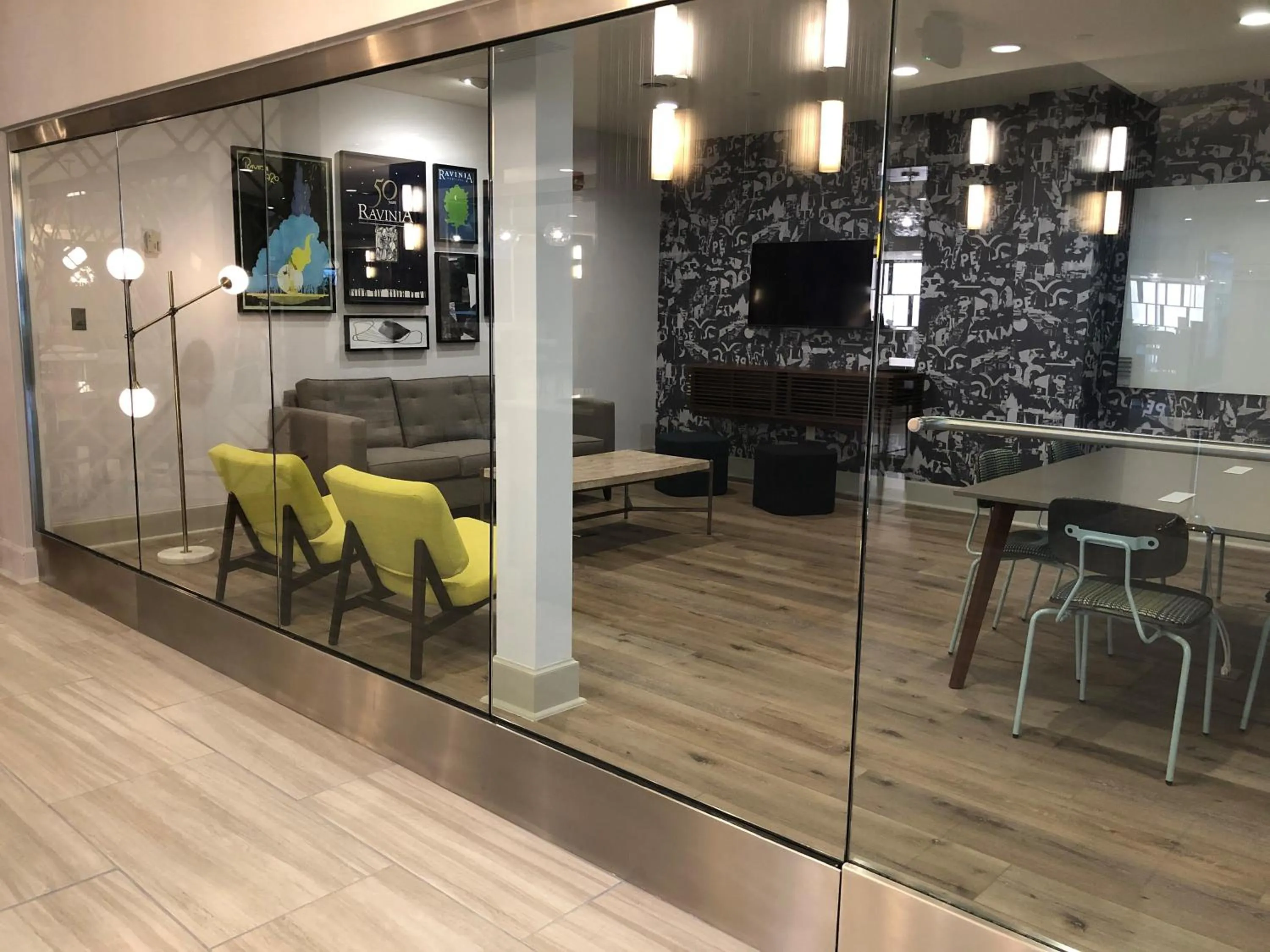 Meeting/conference room in Crowne Plaza Chicago-Northbrook, an IHG Hotel