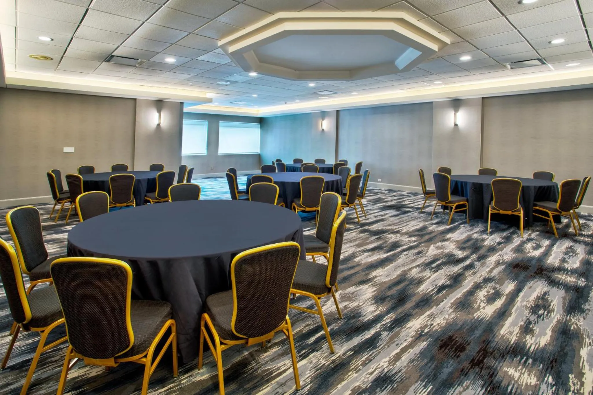 Meeting/conference room in Crowne Plaza Chicago-Northbrook, an IHG Hotel