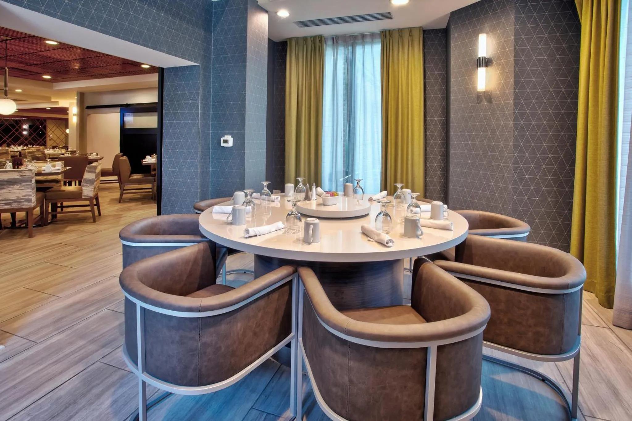 Restaurant/places to eat in Crowne Plaza Chicago-Northbrook, an IHG Hotel