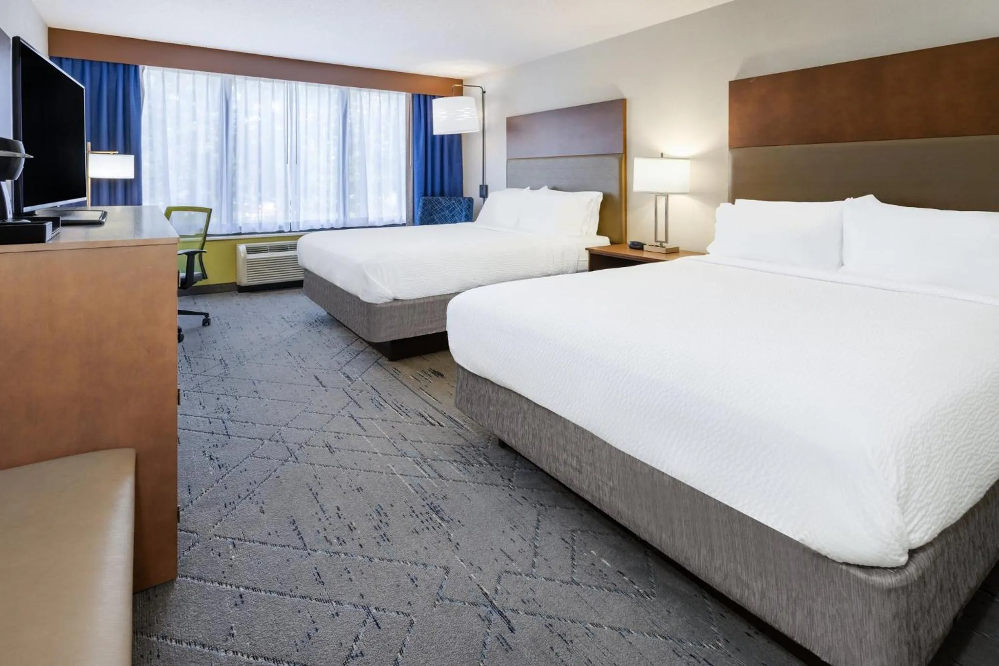 Photo of the whole room, Bed in Holiday Inn Express & Suites Ft. Washington - Philadelphia by IHG