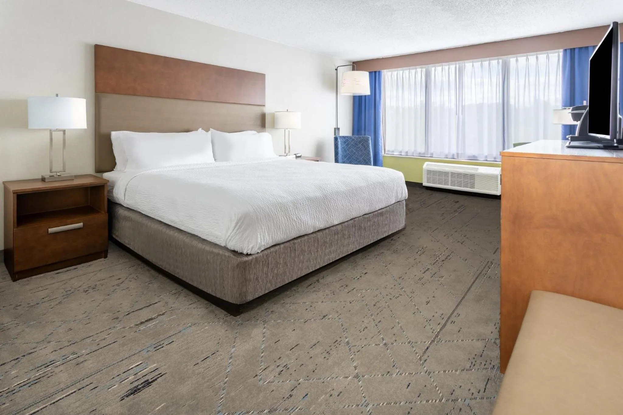 Photo of the whole room, Bed in Holiday Inn Express & Suites Ft. Washington - Philadelphia by IHG