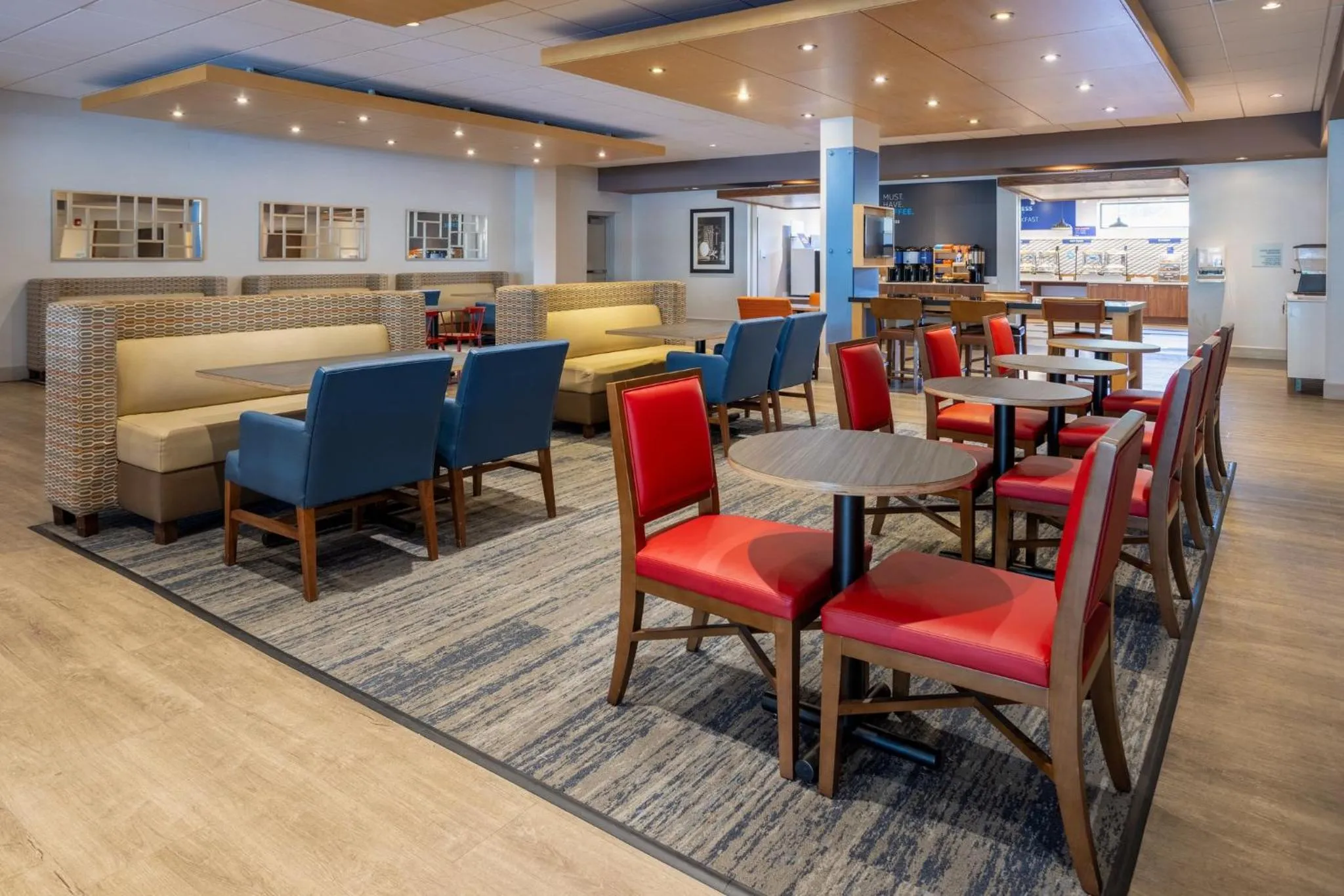 Breakfast in Holiday Inn Express & Suites Ft. Washington - Philadelphia by IHG