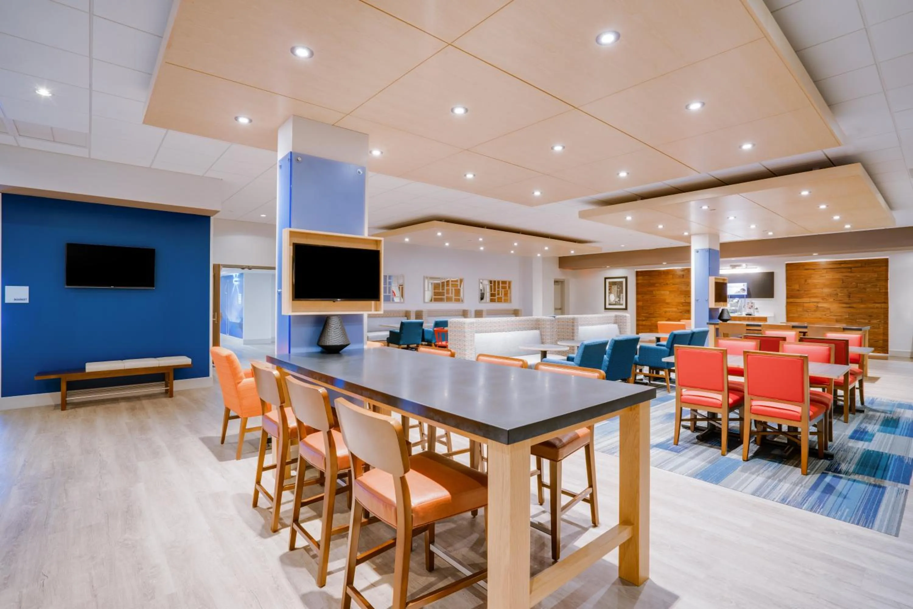 Property building in Holiday Inn Express & Suites Ft. Washington - Philadelphia by IHG