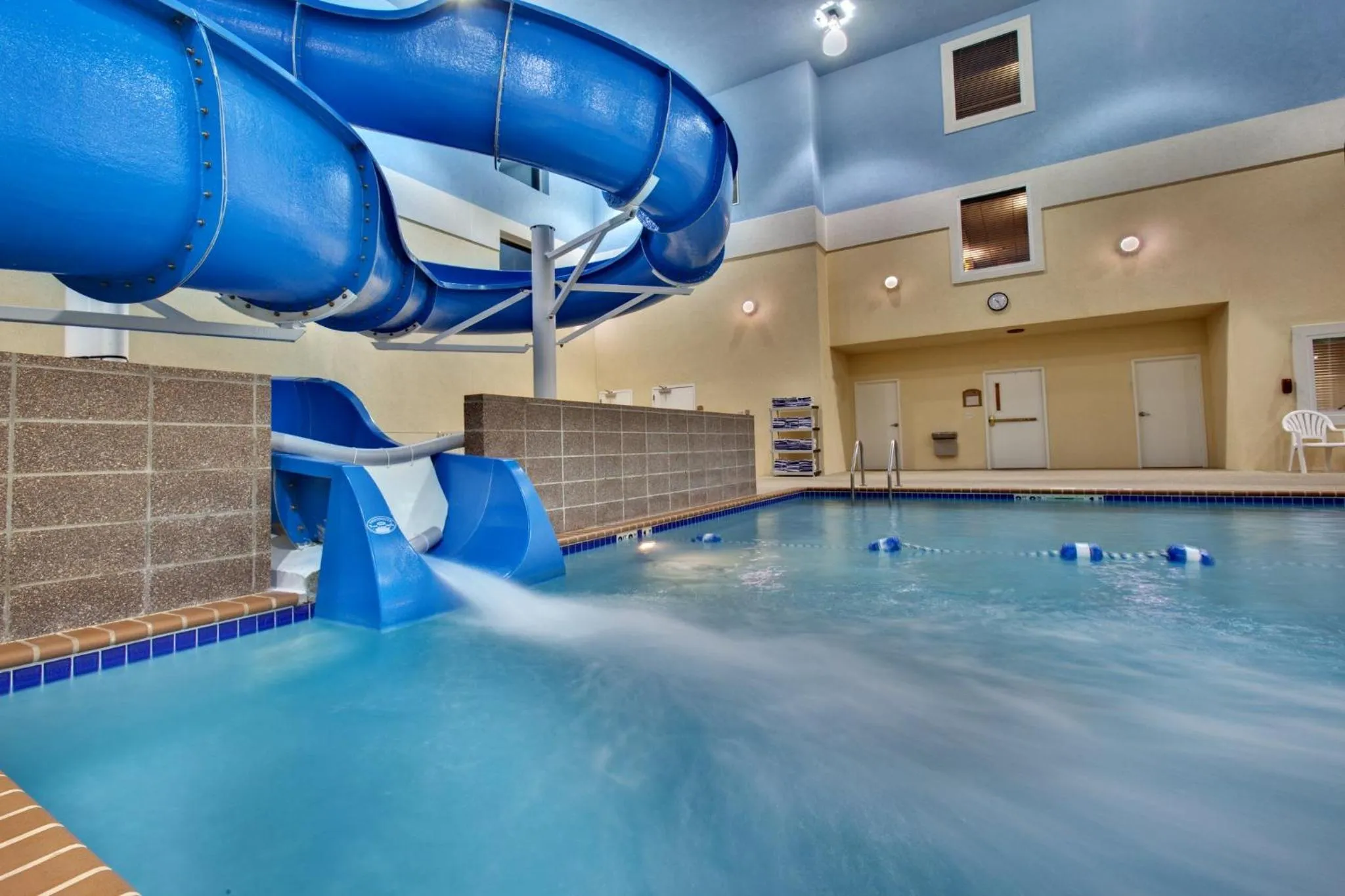 Swimming pool in Garner Hotel Brookings by IHG