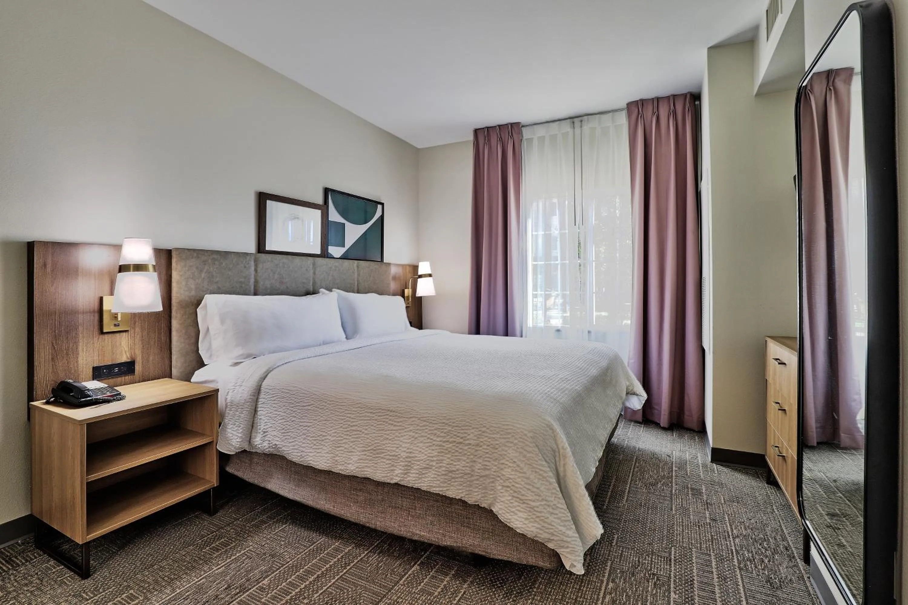 Bed in Staybridge Suites - Albuquerque Airport by IHG