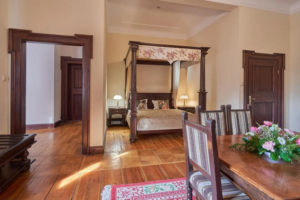 Bed in Zamek Kliczków