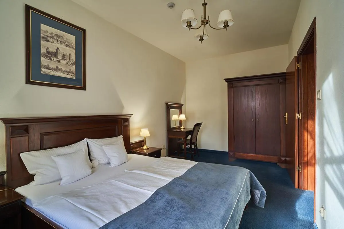 Bed in Zamek Kliczków