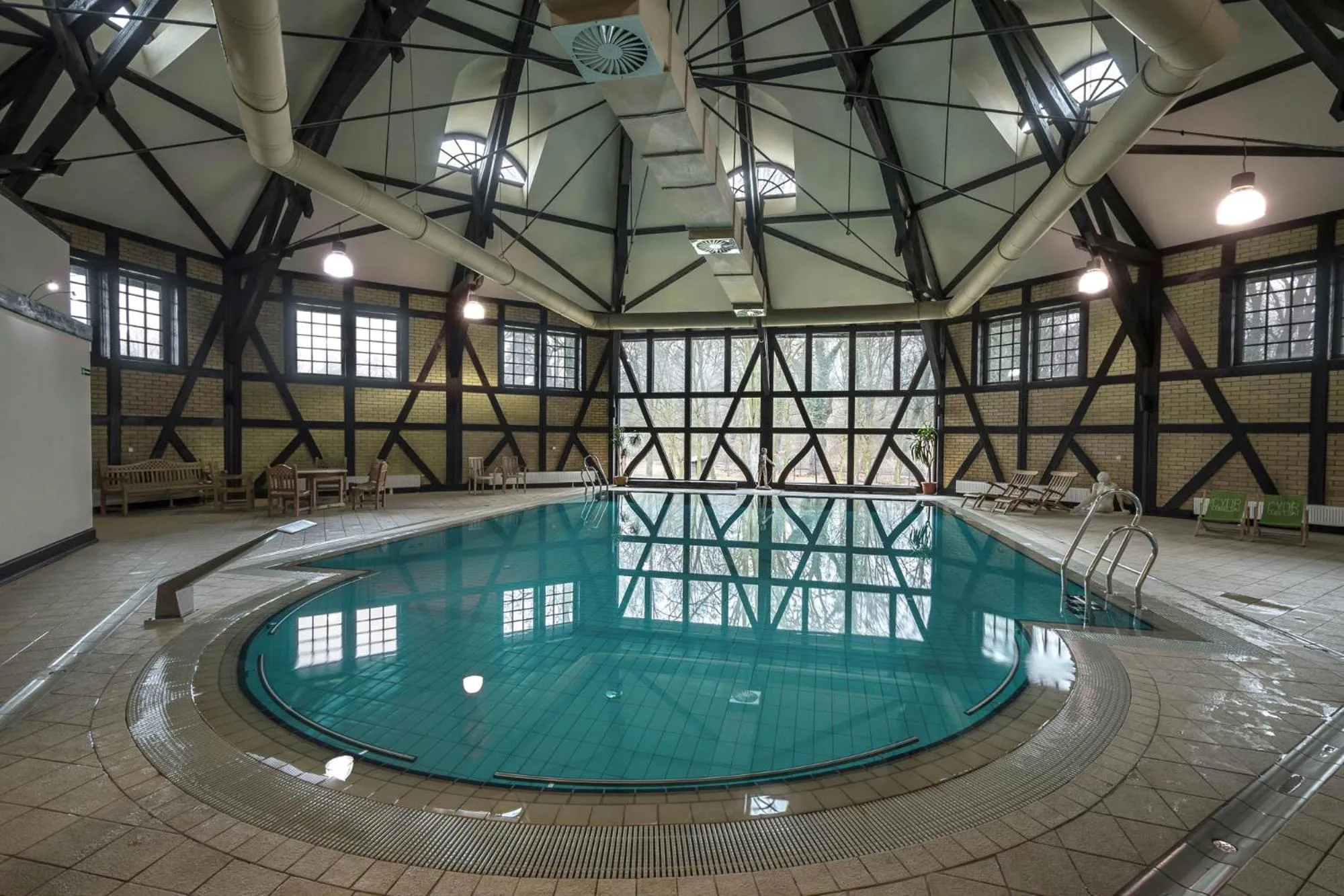 Pool view in Zamek Kliczków