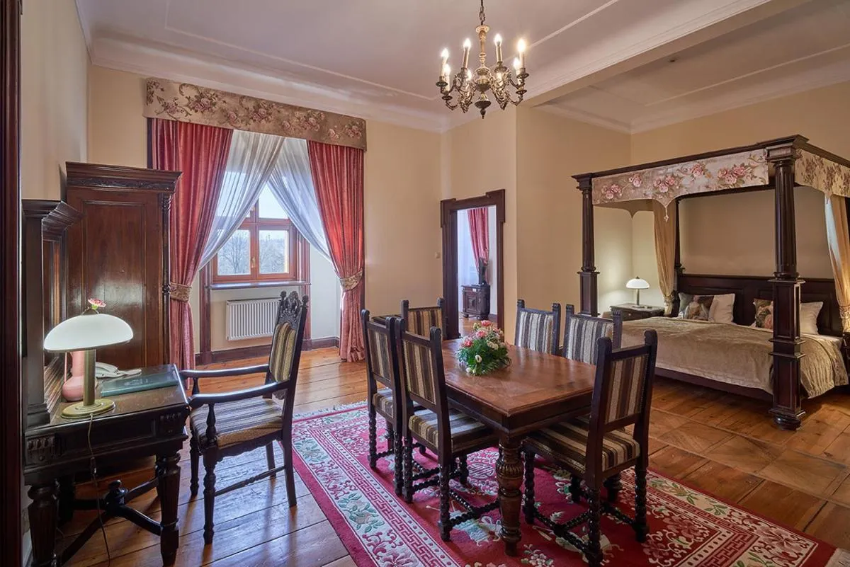 Bed in Zamek Kliczków