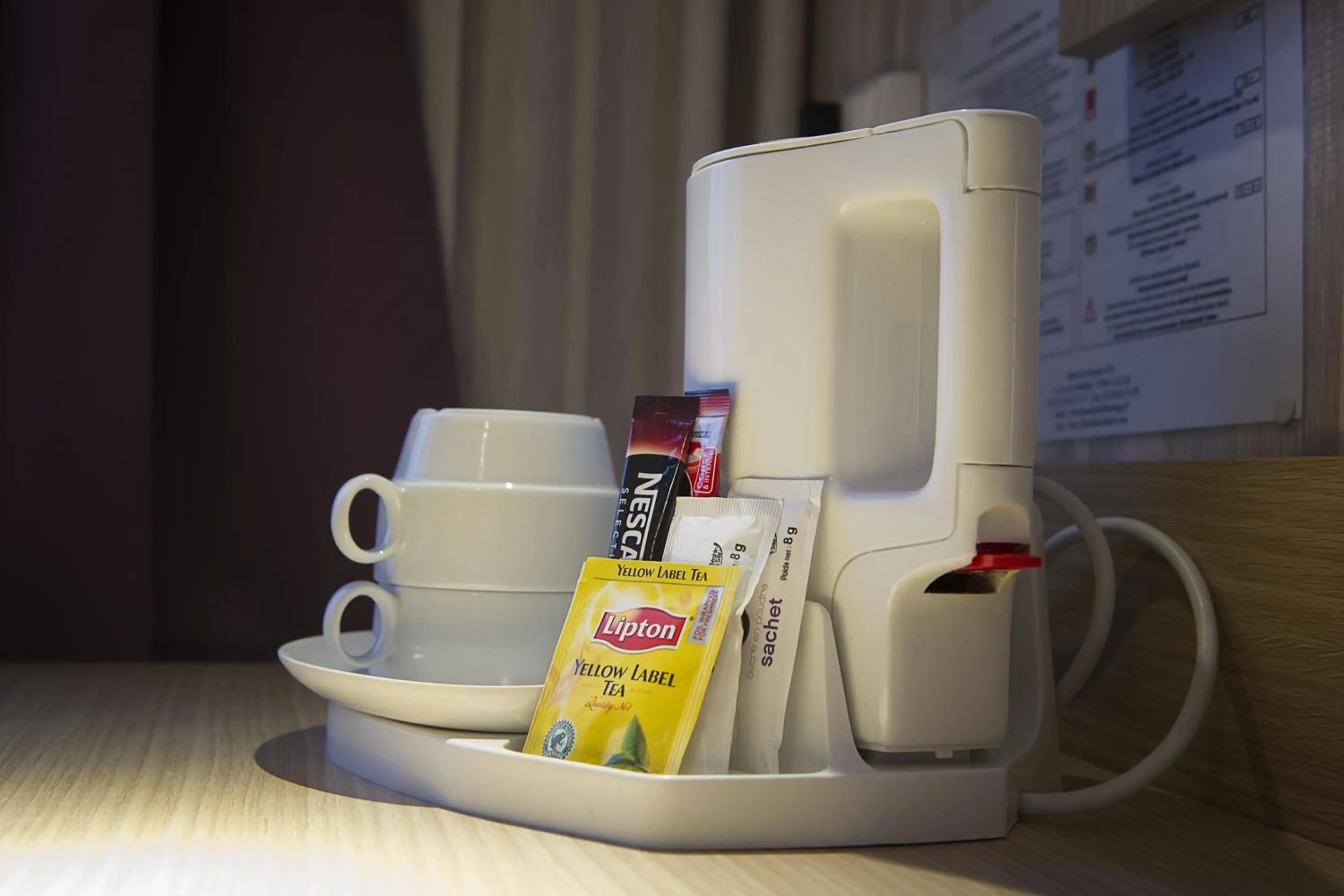 Coffee/tea facilities in Hotel Du Moulin d'Or