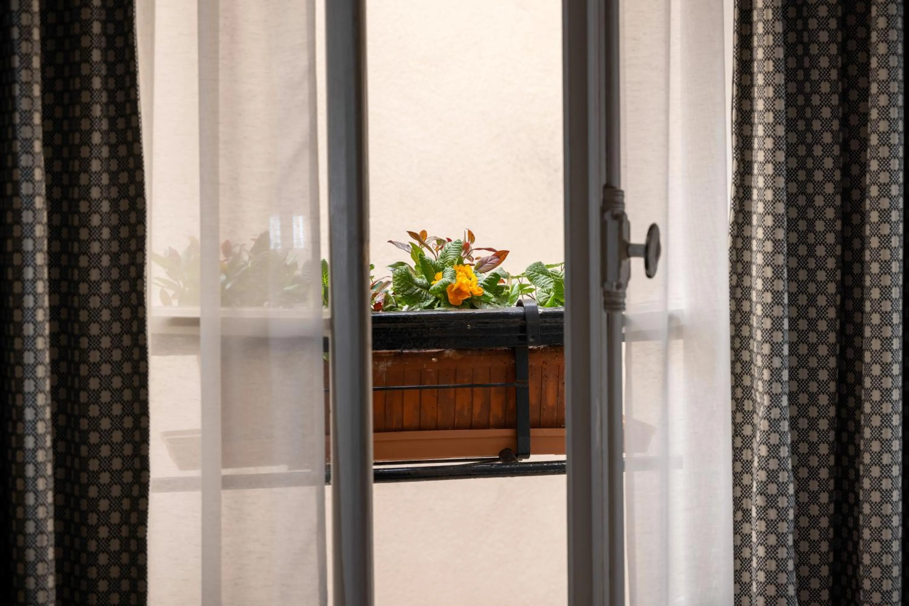 Inner courtyard view in Hotel Clément