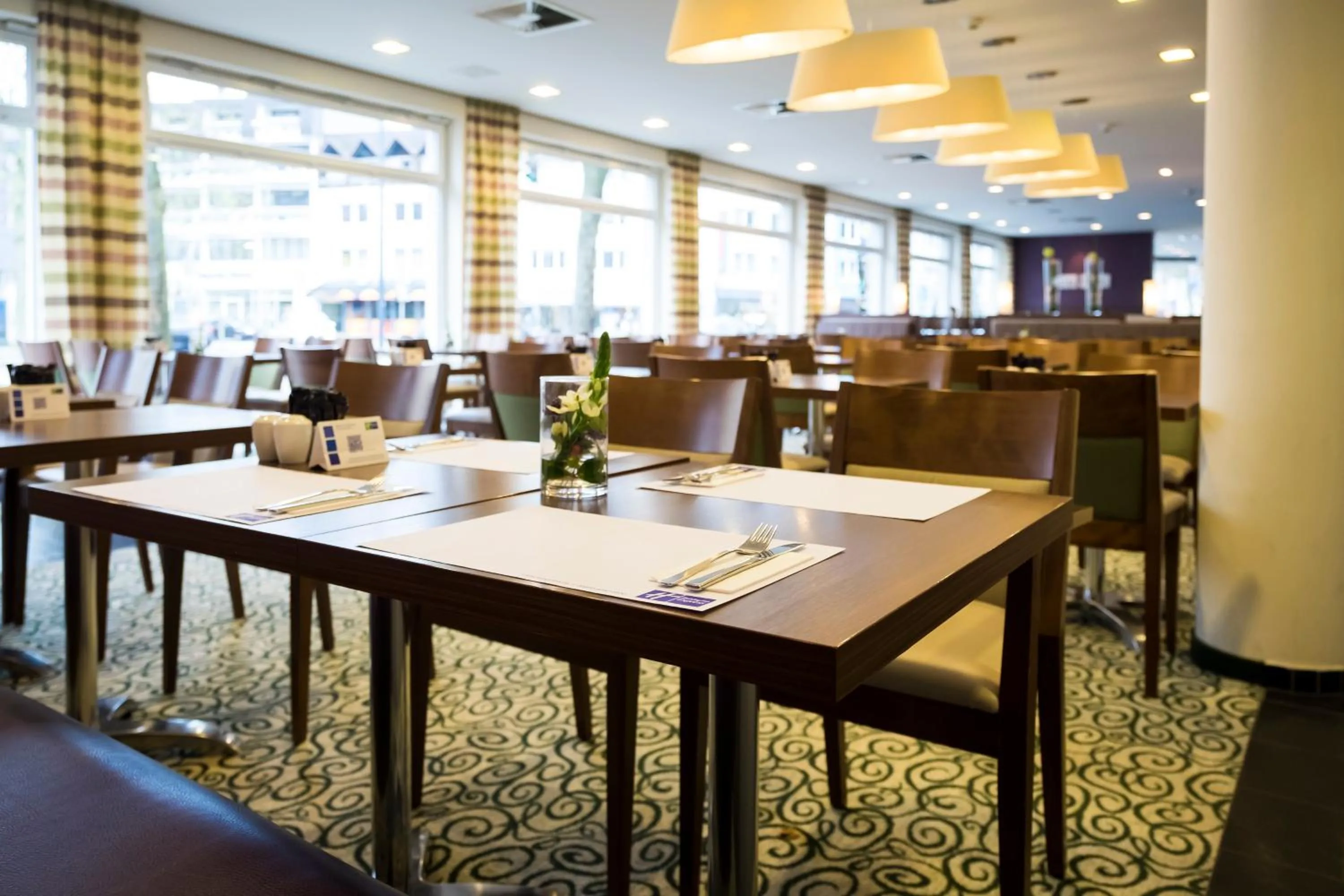 Restaurant/places to eat in Holiday Inn Express Gütersloh by IHG