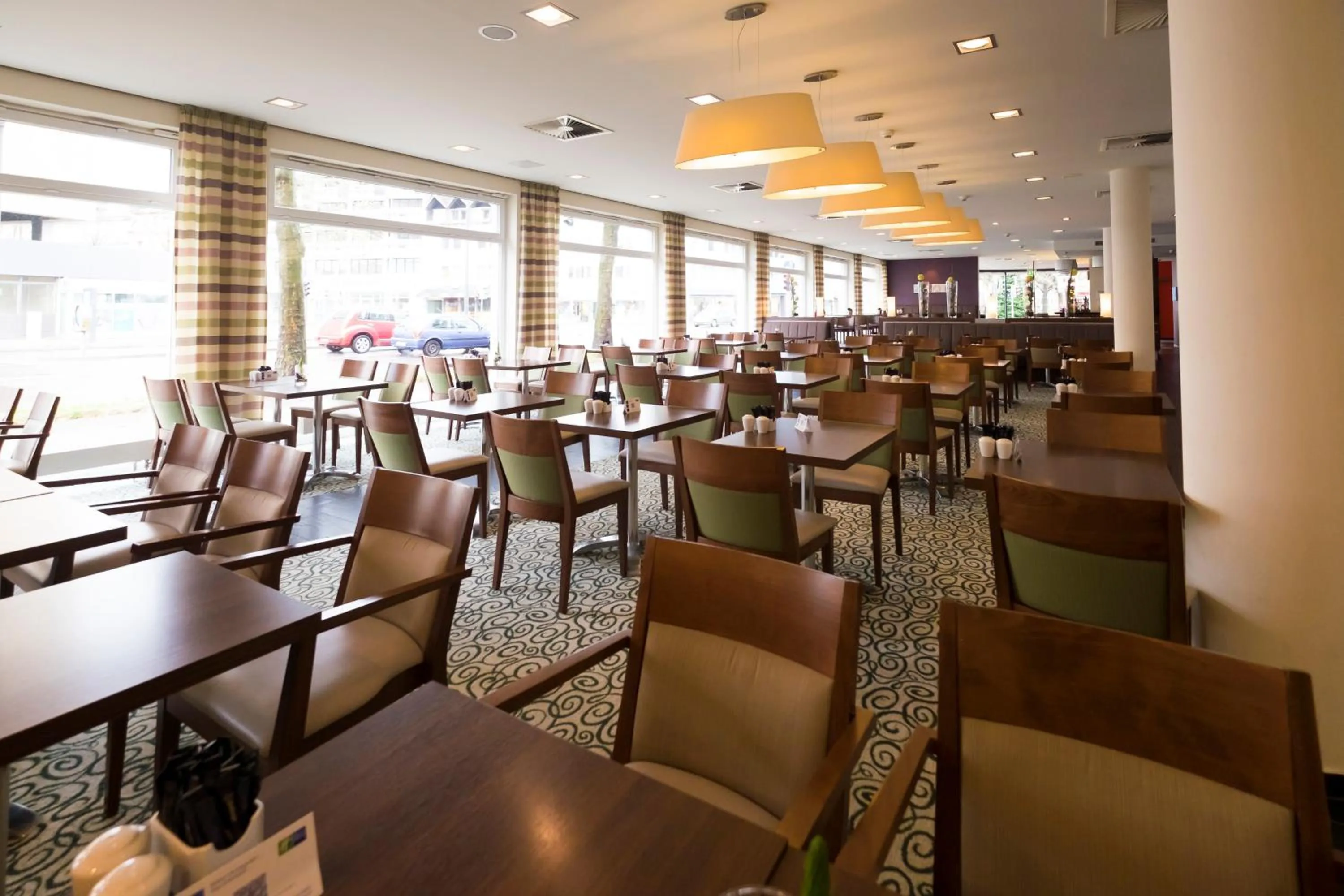 Restaurant/places to eat in Holiday Inn Express Gütersloh by IHG