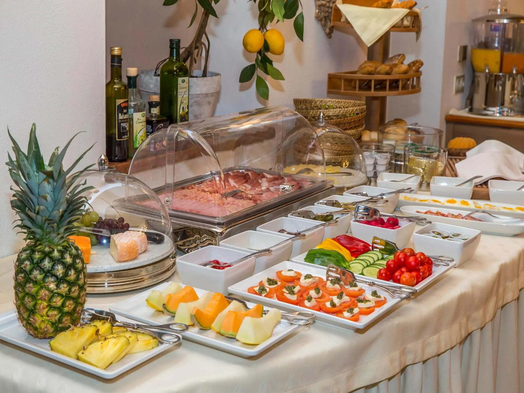 Continental breakfast in Hotel Friesacher`s Aniferhof