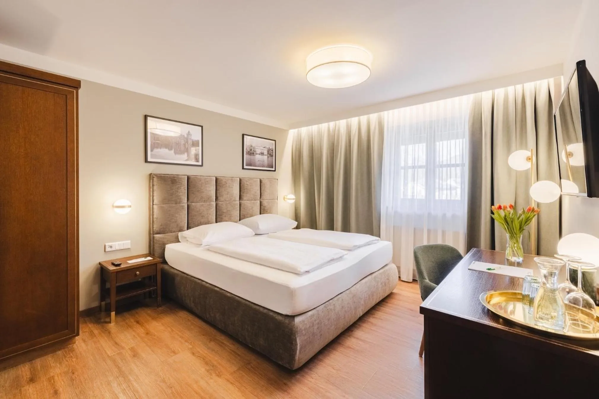 Photo of the whole room, Bed in Hotel Friesacher`s Aniferhof