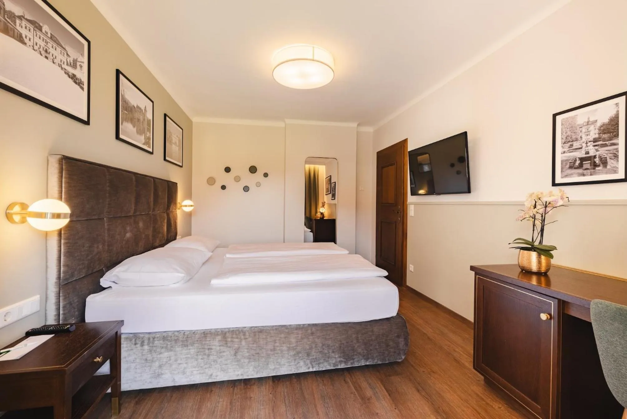 Photo of the whole room, Bed in Hotel Friesacher`s Aniferhof