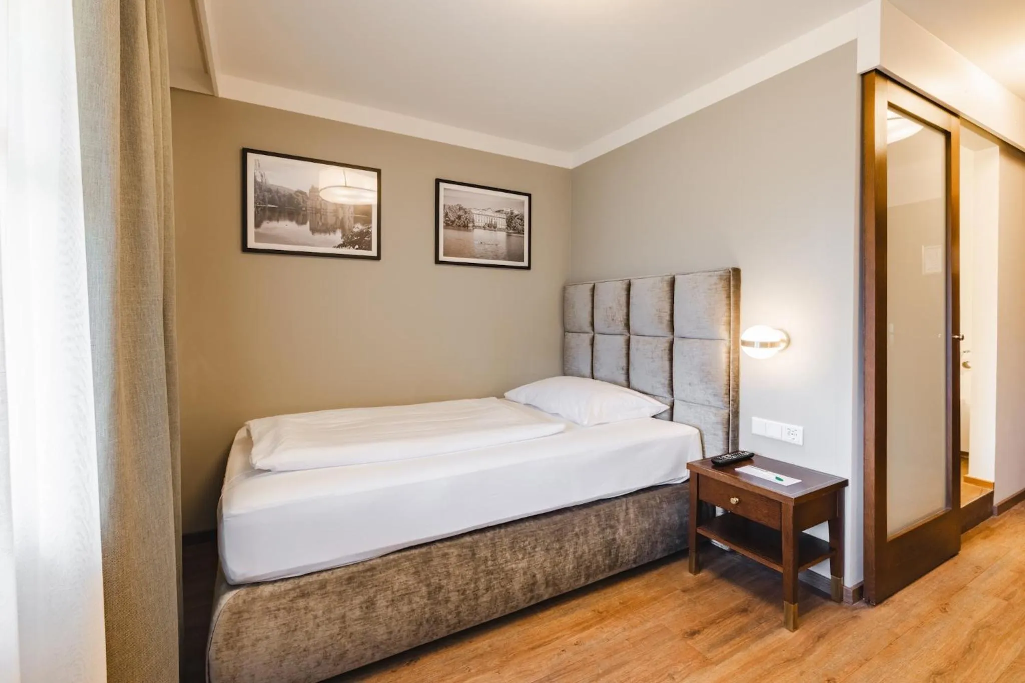 Photo of the whole room, Bed in Hotel Friesacher`s Aniferhof