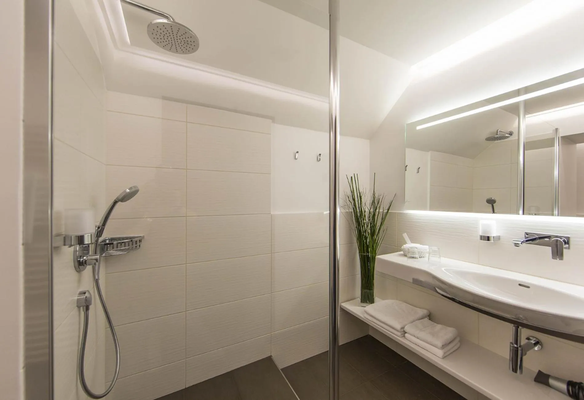 Bathroom in Hotel Friesacher`s Aniferhof