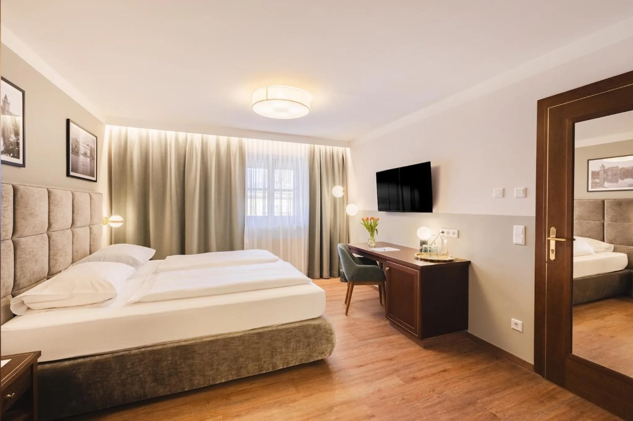 Photo of the whole room, Bed in Hotel Friesacher`s Aniferhof