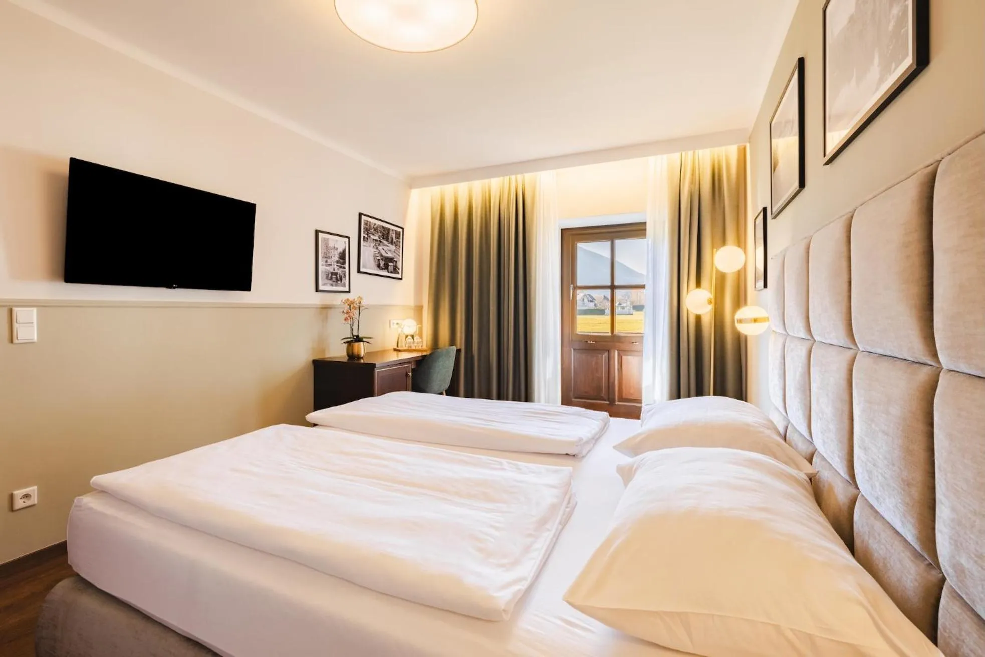 Photo of the whole room, Bed in Hotel Friesacher`s Aniferhof