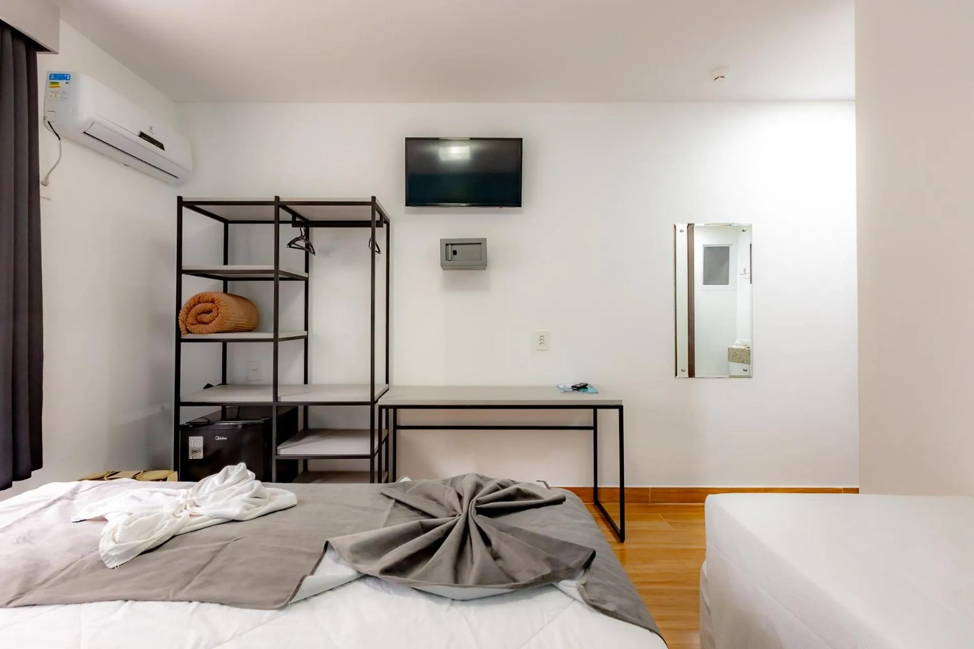 Photo of the whole room, Bed in Mar Hotel