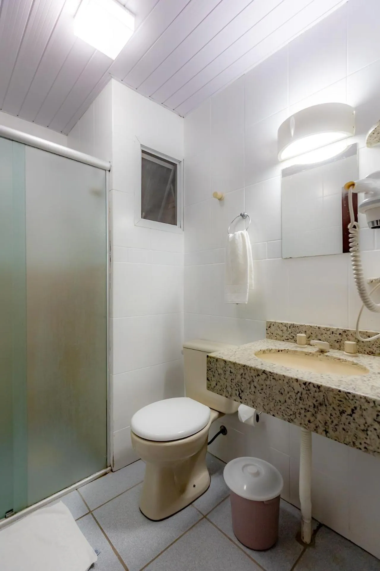 Bathroom in Mar Hotel