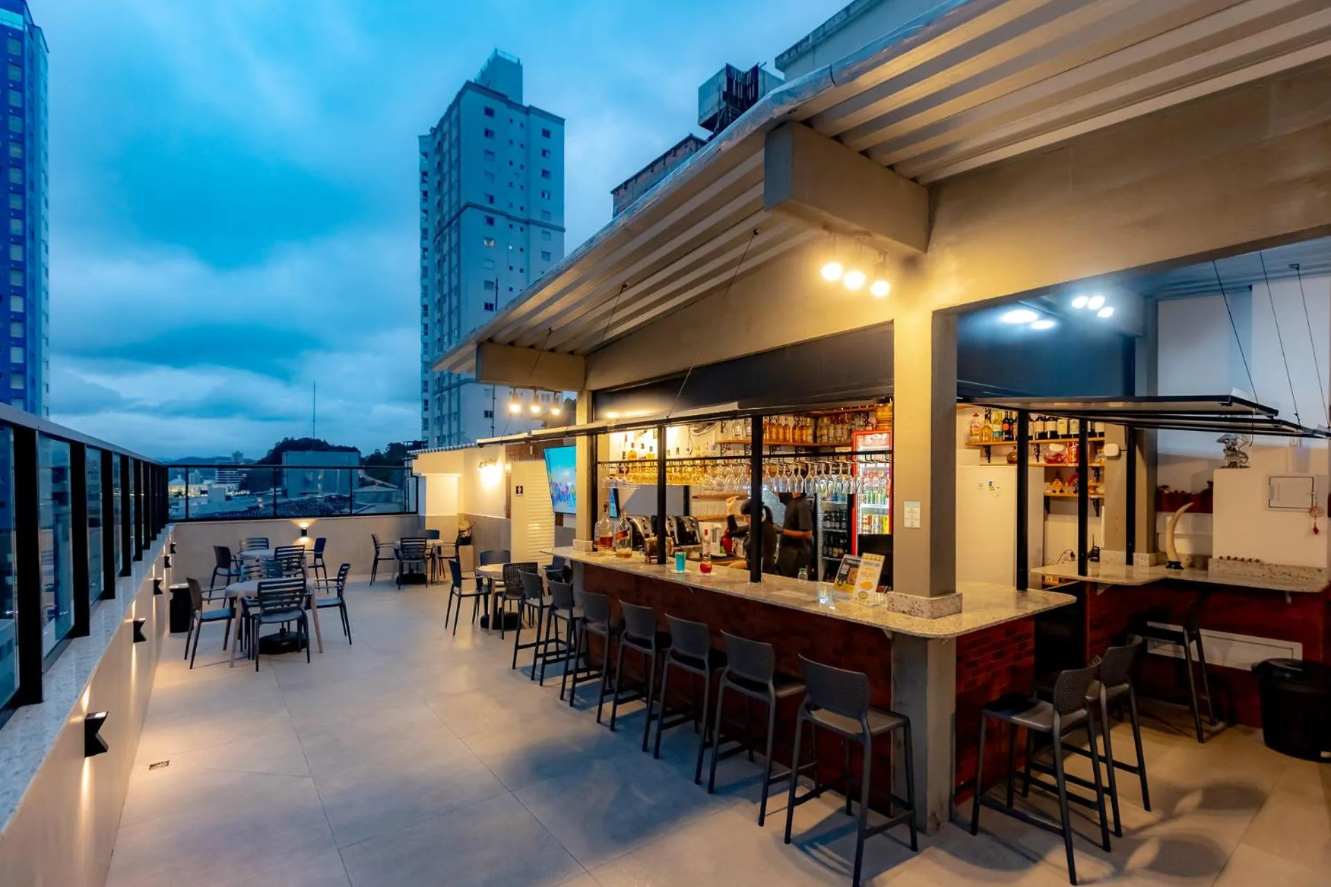 Restaurant/places to eat in Mar Hotel