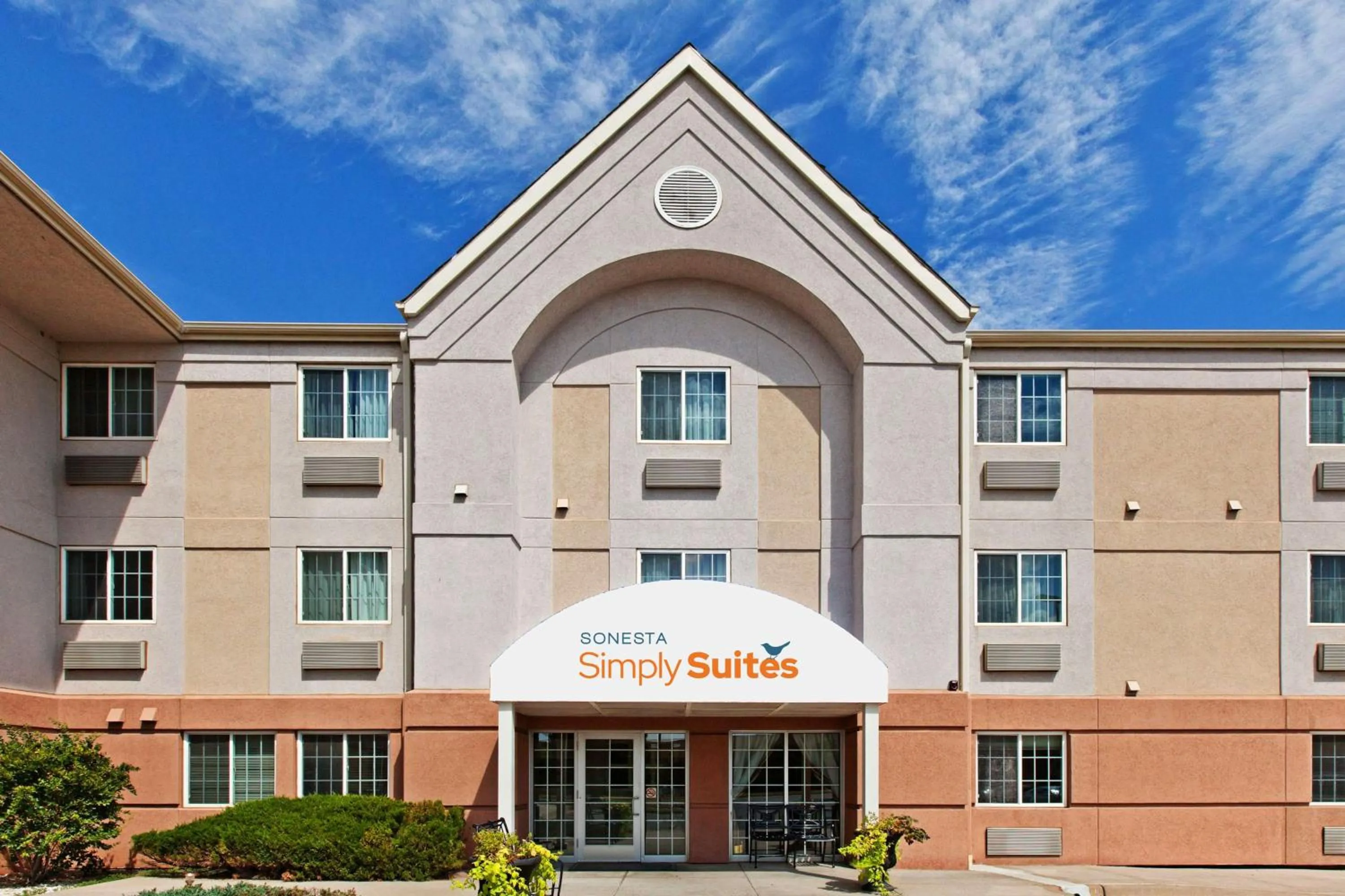 Property building in Sonesta Simply Suites Wichita Airport