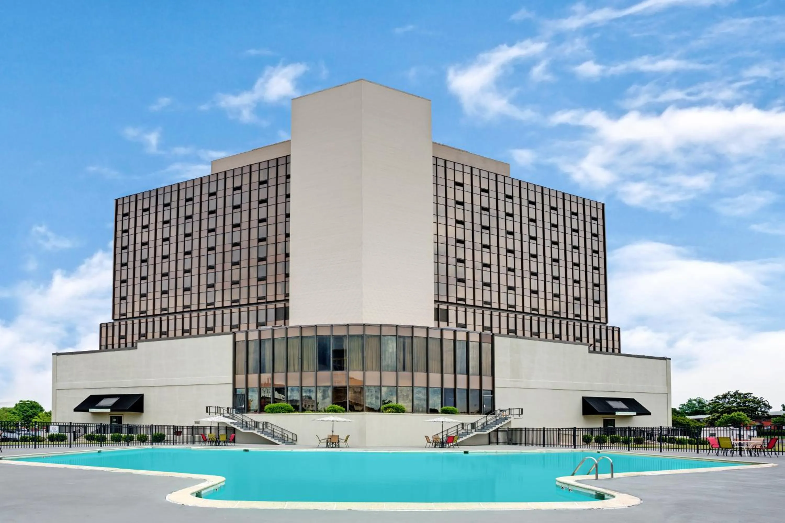 Property building in Wyndham Garden Norfolk Downtown