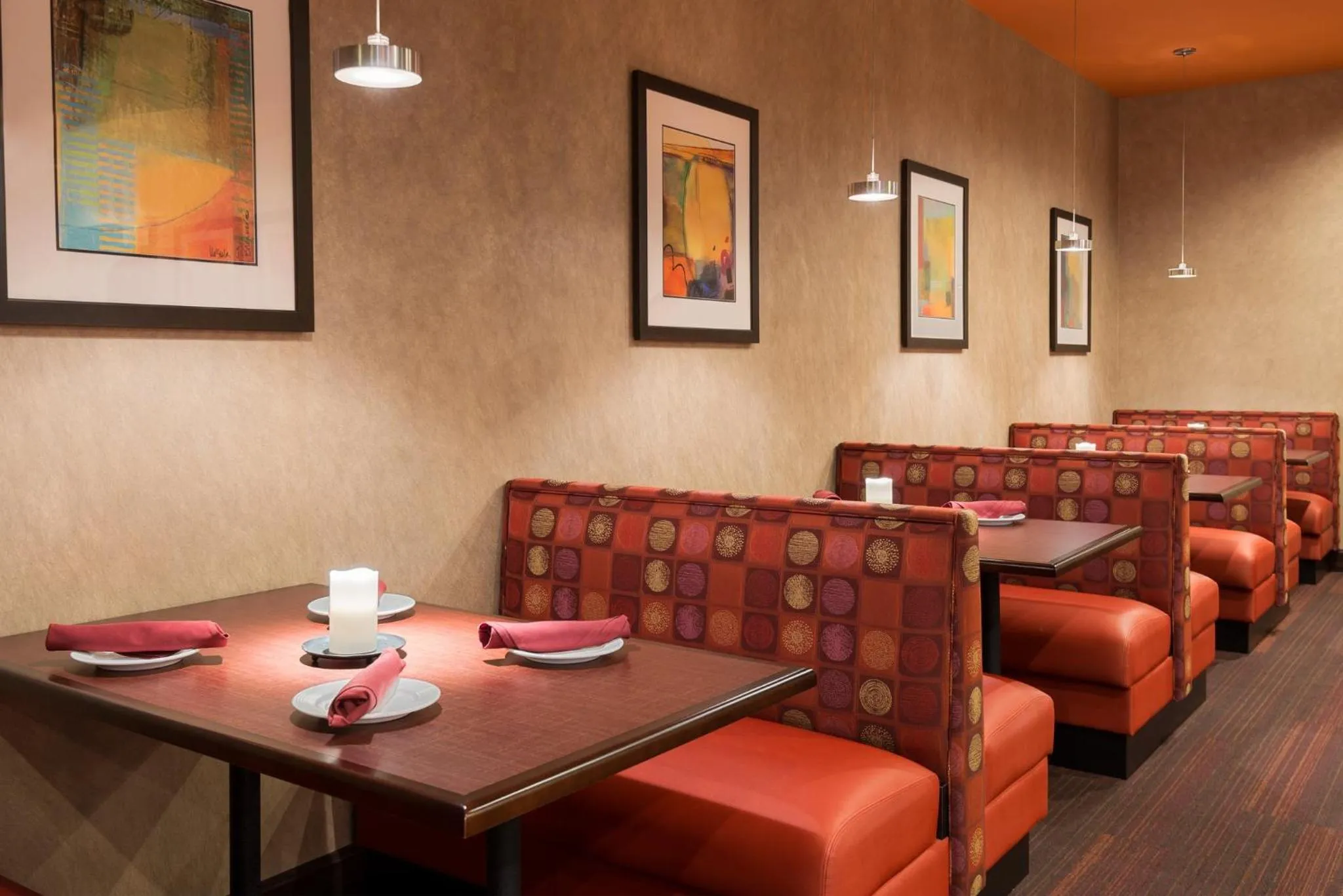 Lounge or bar in Holiday Inn Knoxville West - Cedar Bluff Rd by IHG