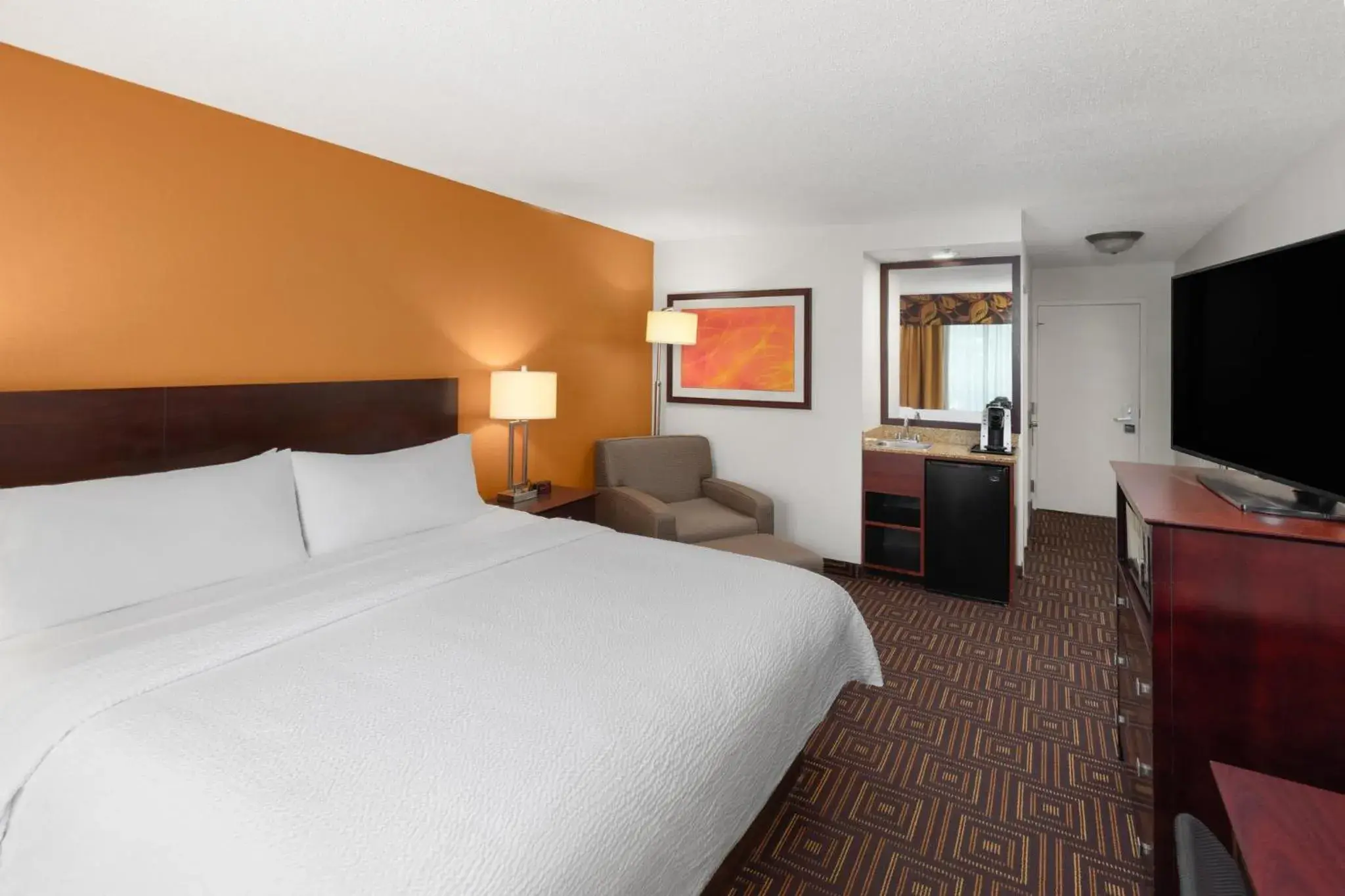 Premium King Room in Holiday Inn Knoxville West - Cedar Bluff Rd by IHG Premium King Room in Holiday Inn Knoxville West - Cedar Bluff Rd by IHG