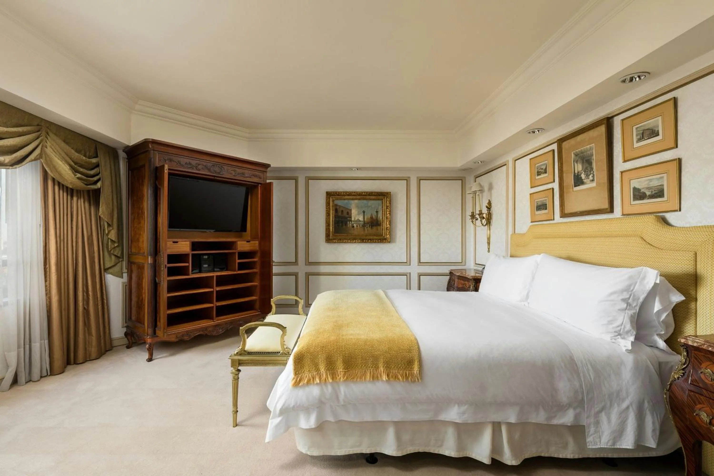 Bedroom, Bed in Park Tower, A Luxury Collection Hotel, Buenos Aires